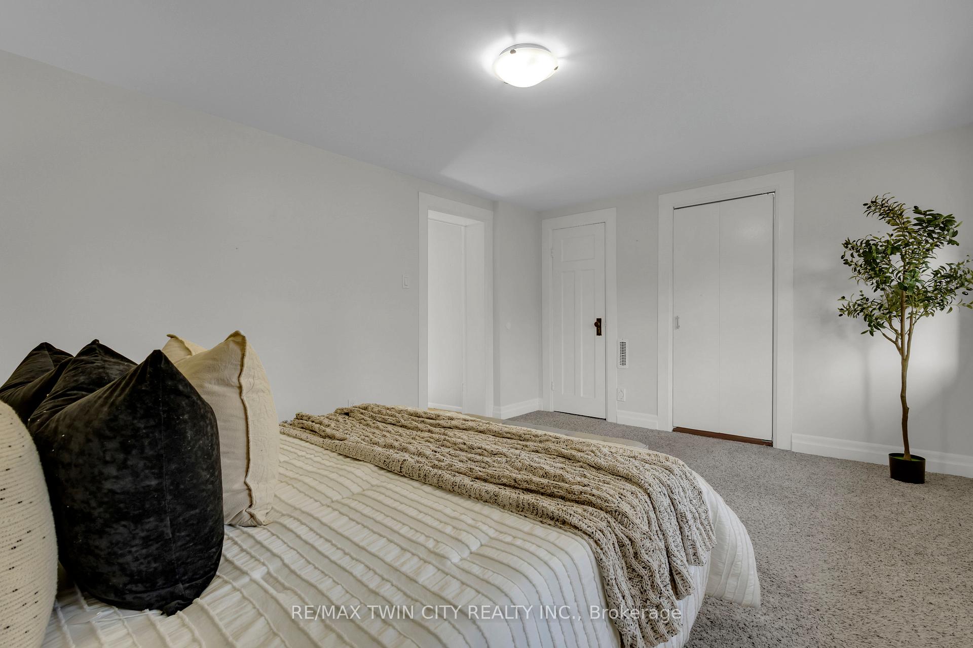 Photo 32 of 57 Patricia Avenue, Kitchener — HOMEH