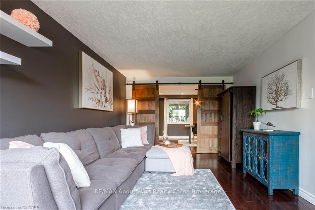 Photo 3 of 96 Montana Crescent, Kitchener, Forest Heights — HOMEH