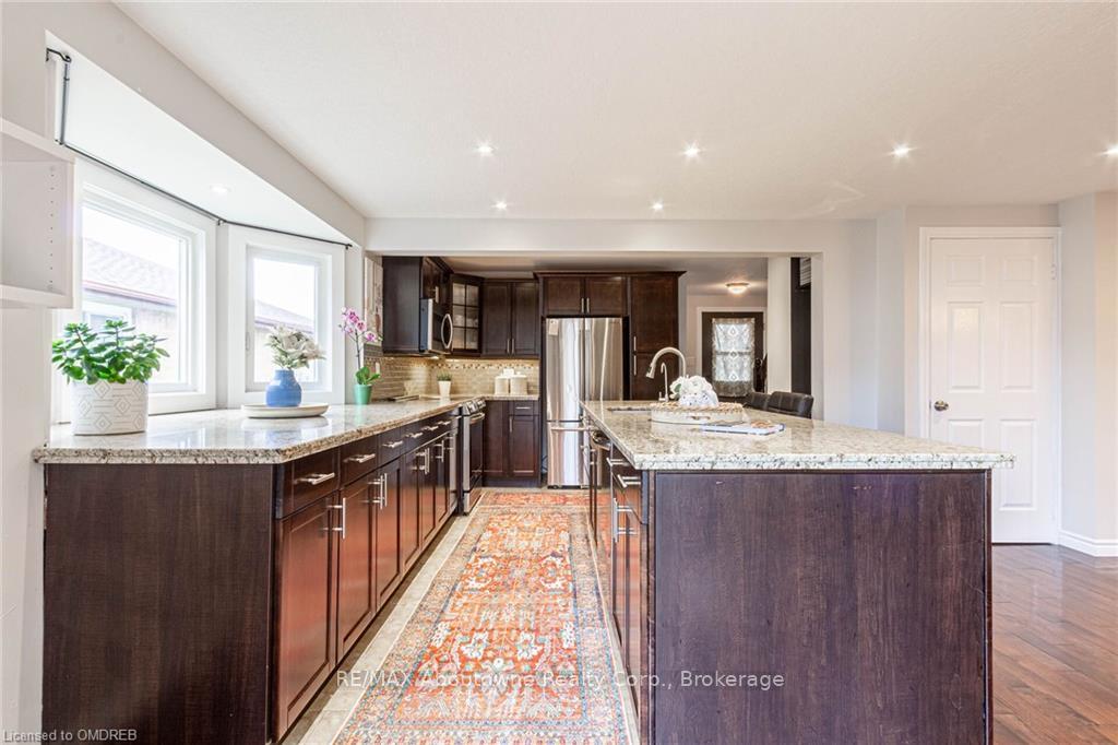 Photo 6 of 96 Montana Crescent, Kitchener, Forest Heights — HOMEH