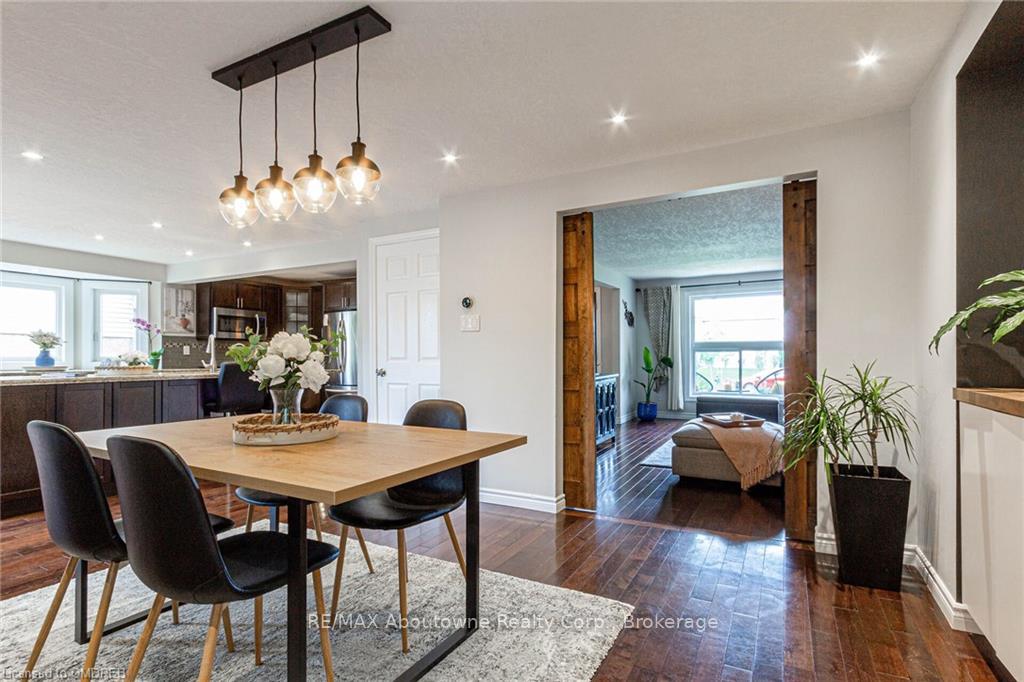 Photo 10 of 96 Montana Crescent, Kitchener, Forest Heights — HOMEH