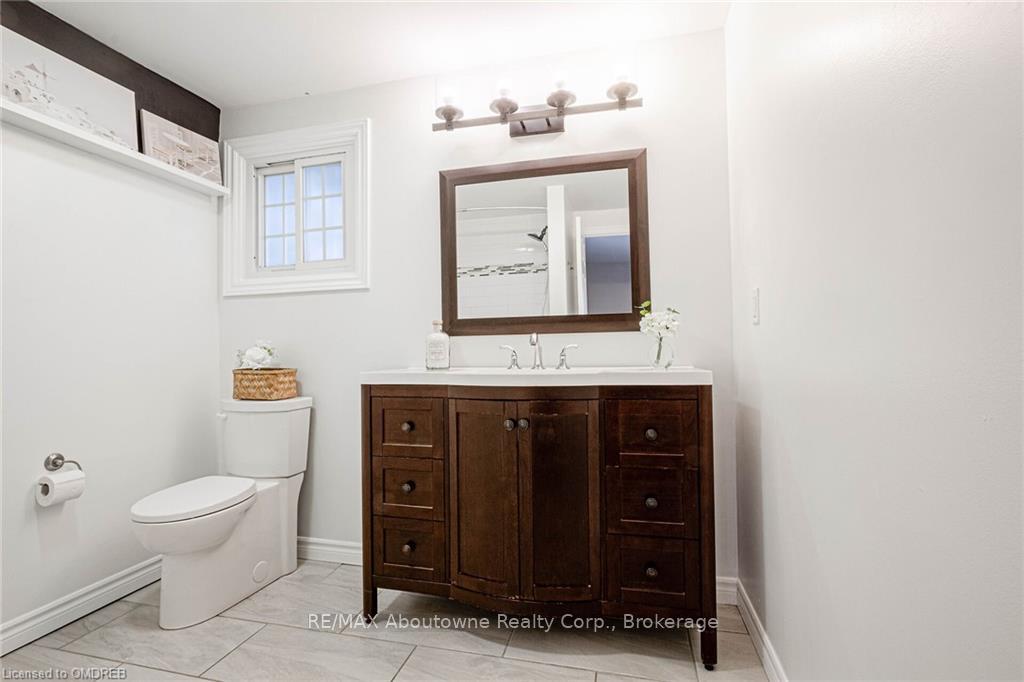 Photo 14 of 96 Montana Crescent, Kitchener, Forest Heights — HOMEH