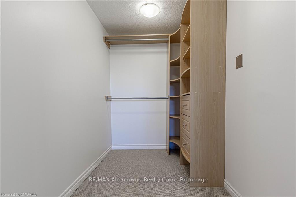 Photo 19 of 96 Montana Crescent, Kitchener, Forest Heights — HOMEH