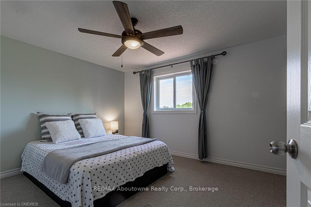 Photo 20 of 96 Montana Crescent, Kitchener, Forest Heights — HOMEH