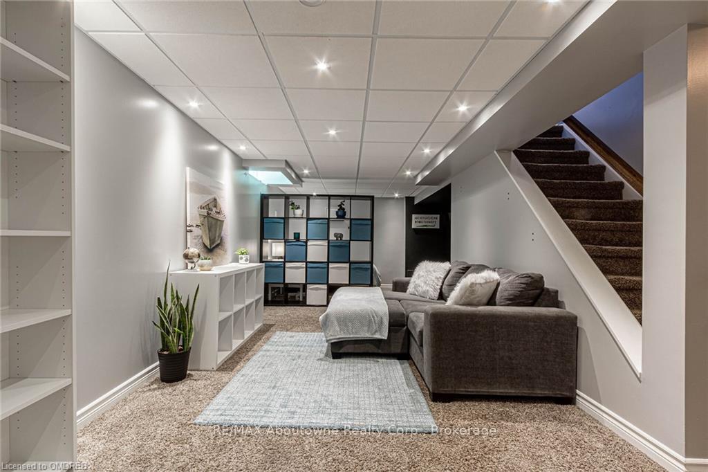 Photo 24 of 96 Montana Crescent, Kitchener, Forest Heights — HOMEH