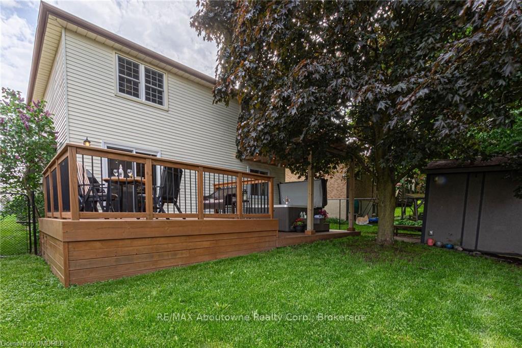 Photo 35 of 96 Montana Crescent, Kitchener, Forest Heights — HOMEH