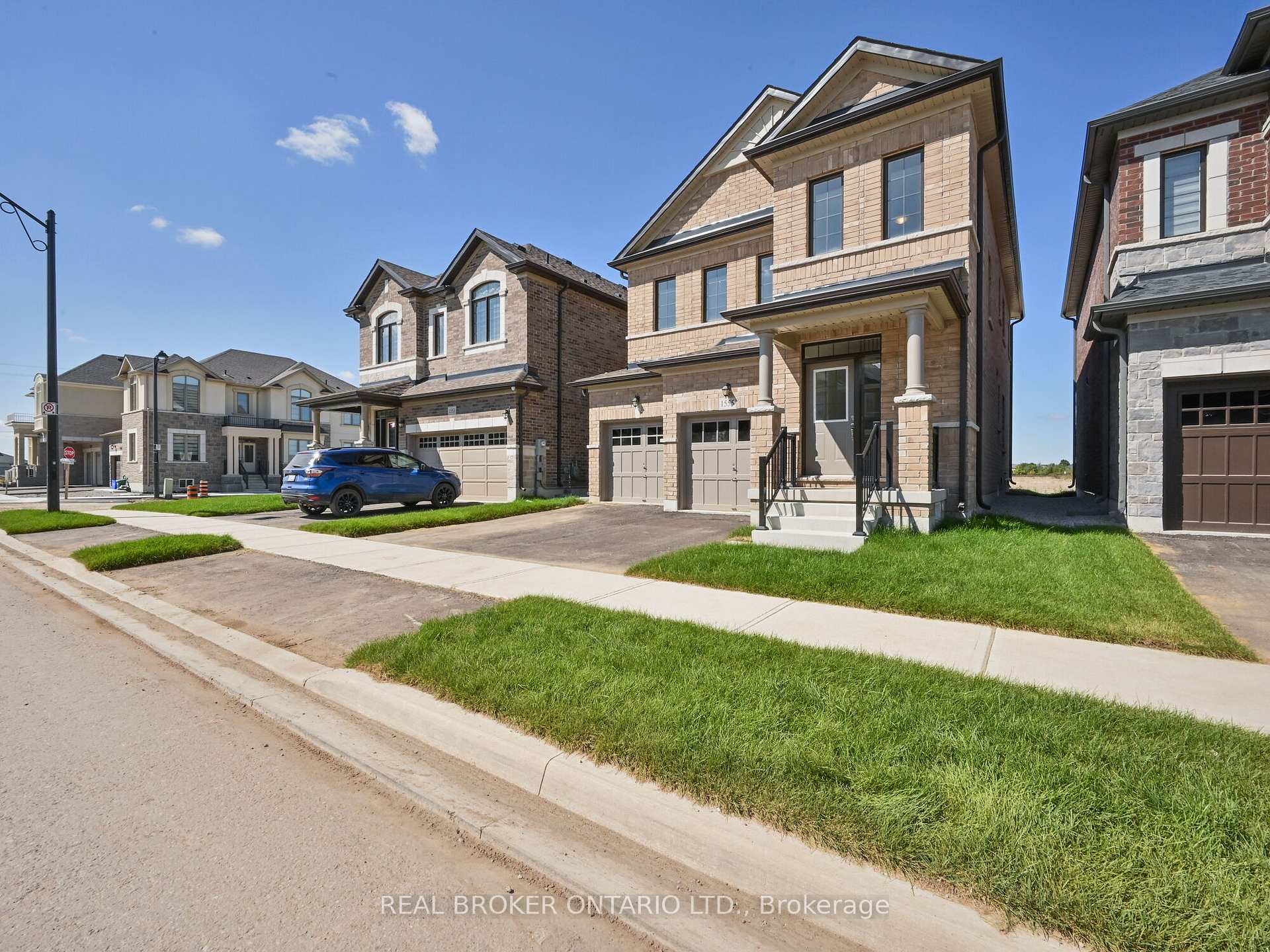 Photo 3 of 1555 Severn Drive, Milton, Bowes — HOMEH