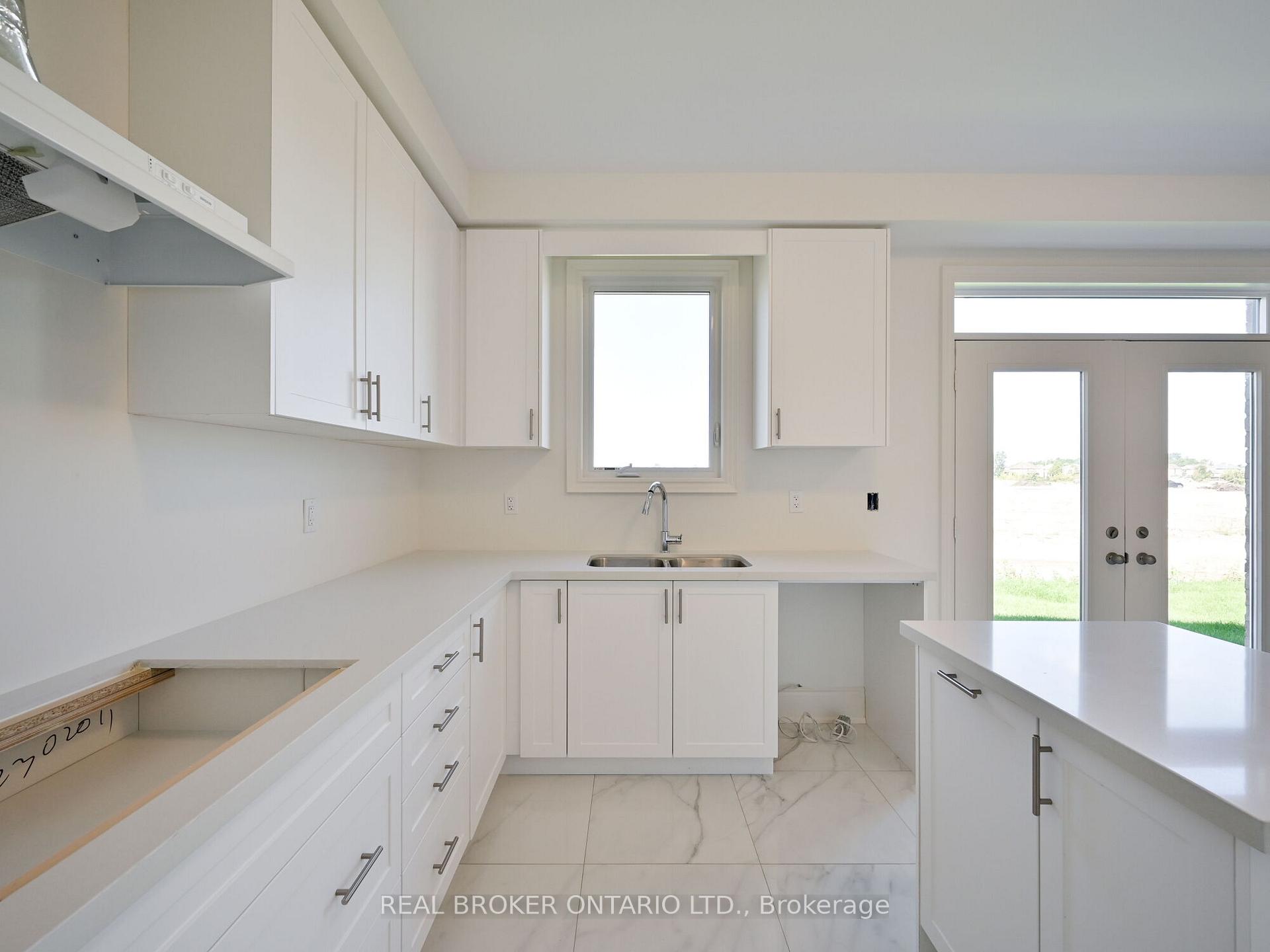 Photo 17 of 1555 Severn Drive, Milton, Bowes — HOMEH