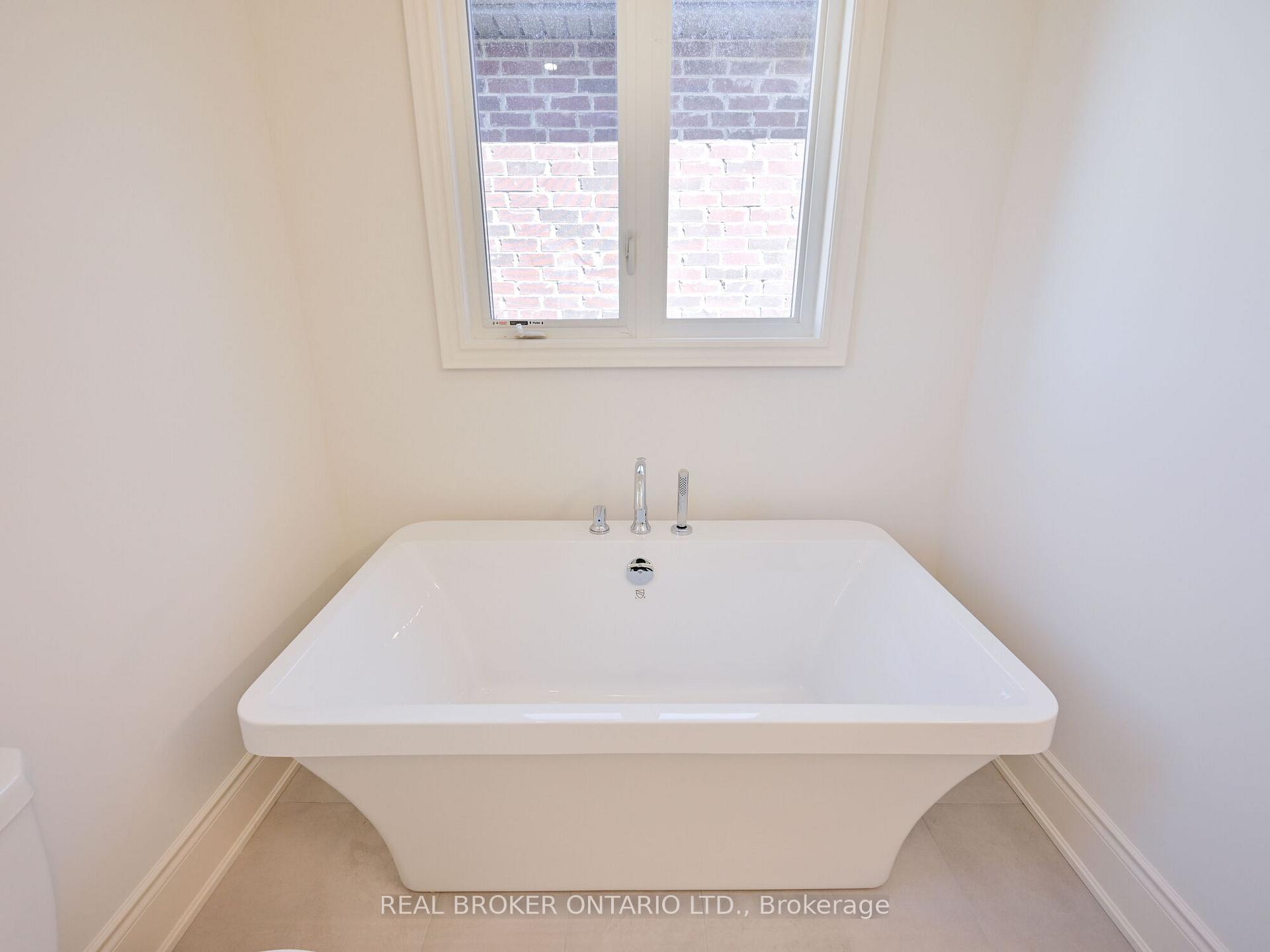 Photo 31 of 1555 Severn Drive, Milton, Bowes — HOMEH
