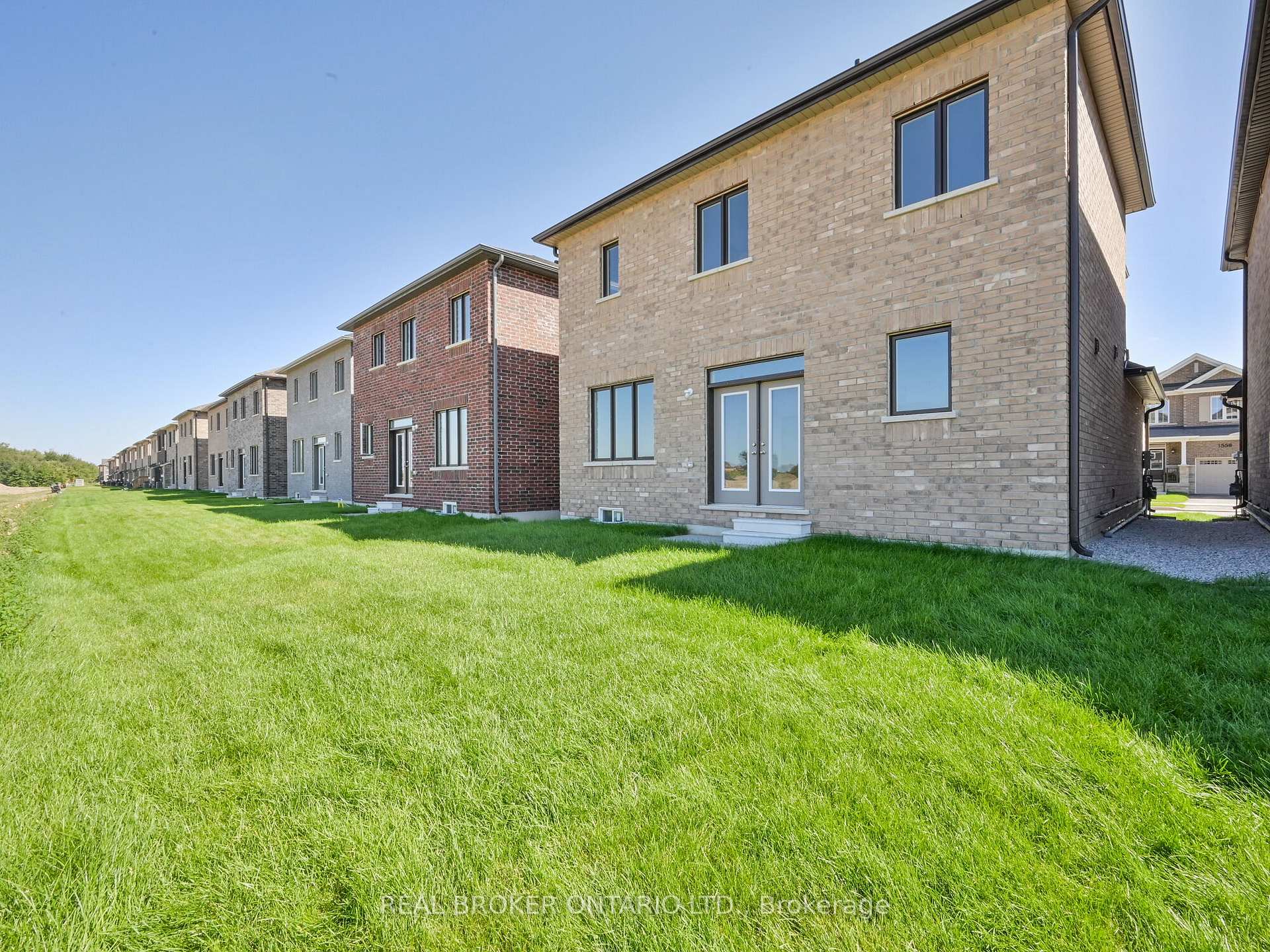 Photo 47 of 1555 Severn Drive, Milton, Bowes — HOMEH