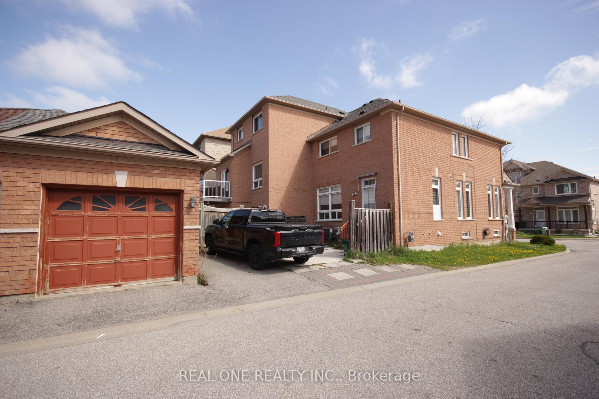 Photo 3 of 52 Russell Hill Road, Markham, Berczy — HOMEH