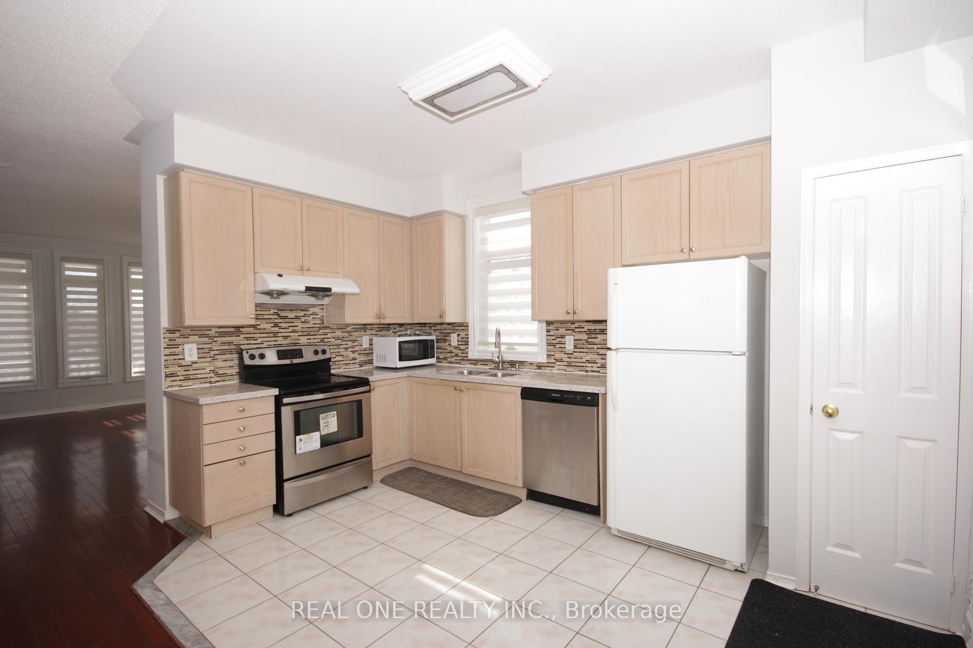 Photo 6 of 52 Russell Hill Road, Markham, Berczy — HOMEH