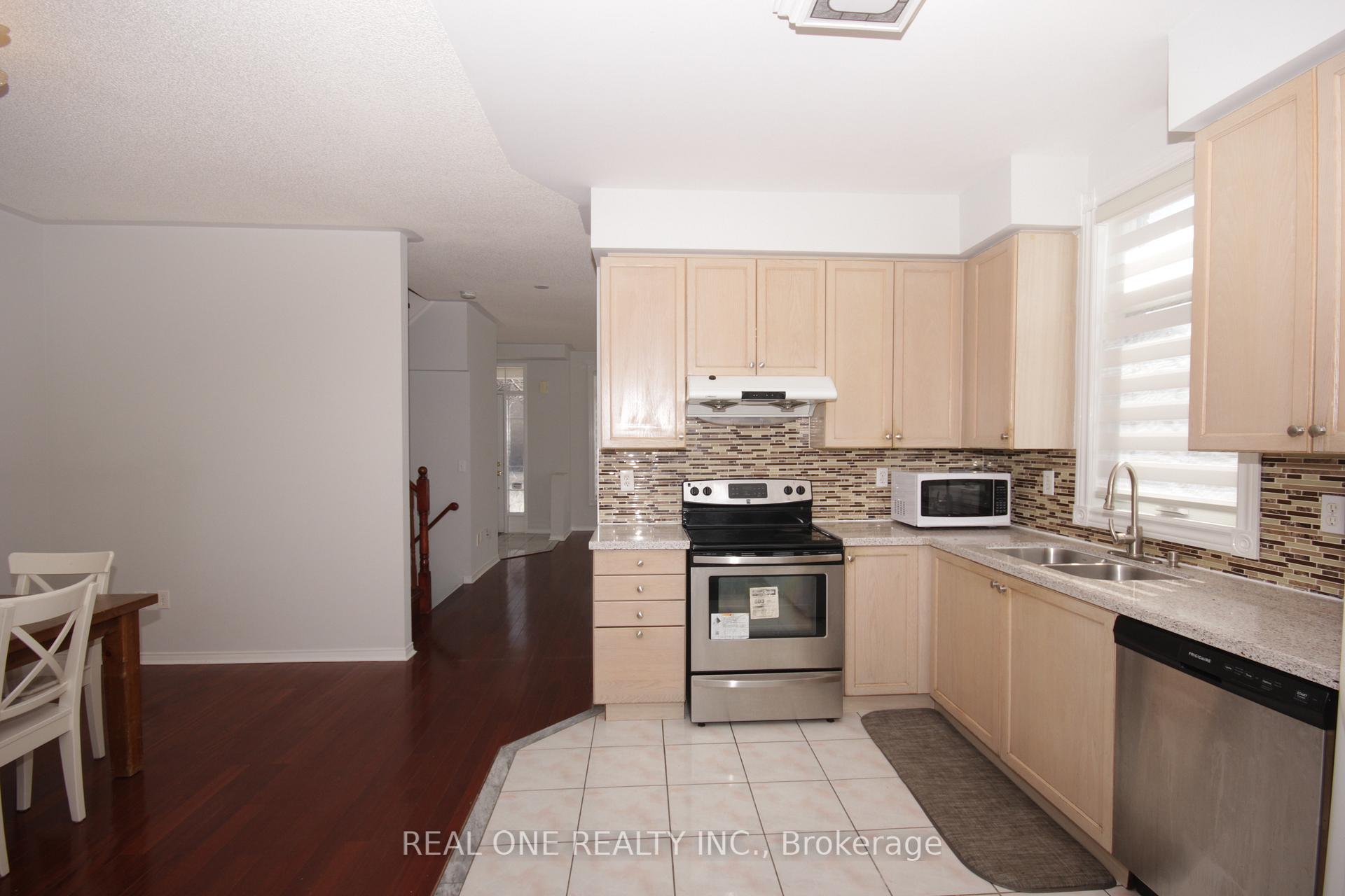 Photo 7 of 52 Russell Hill Road, Markham, Berczy — HOMEH