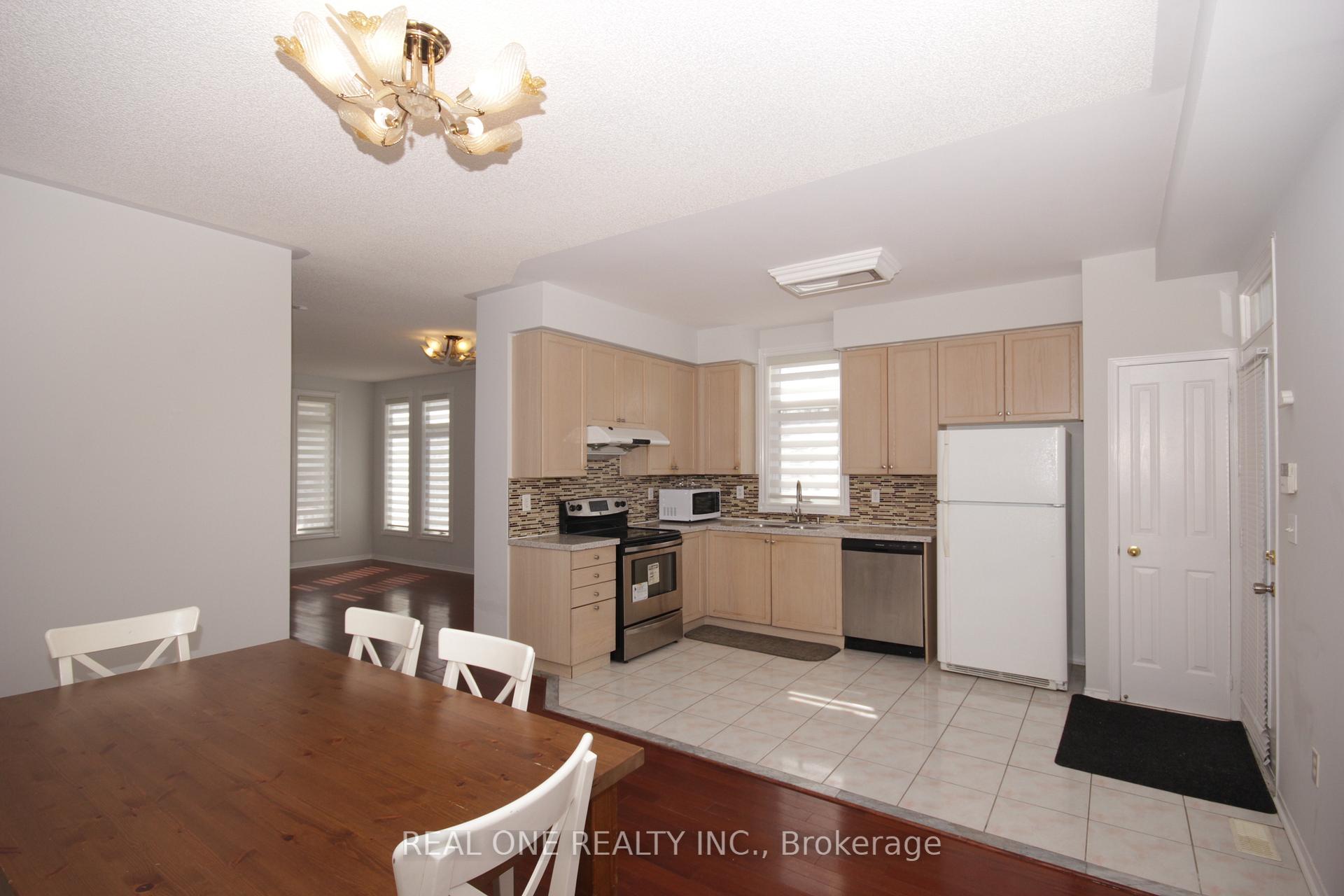 Photo 8 of 52 Russell Hill Road, Markham, Berczy — HOMEH