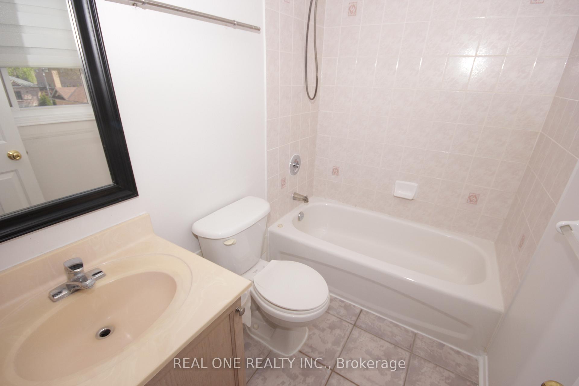Photo 16 of 52 Russell Hill Road, Markham, Berczy — HOMEH