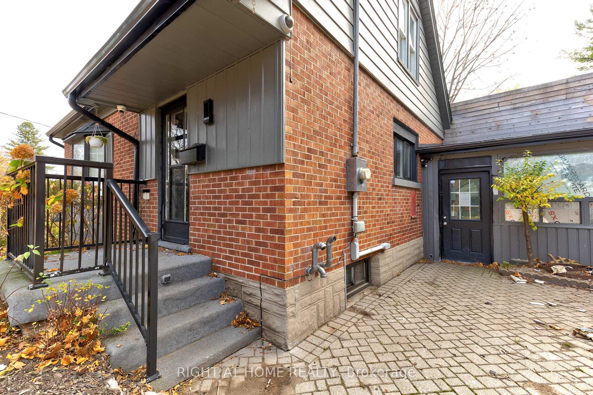 Photo 2 of 45 Layton Street, Kitchener — HOMEH