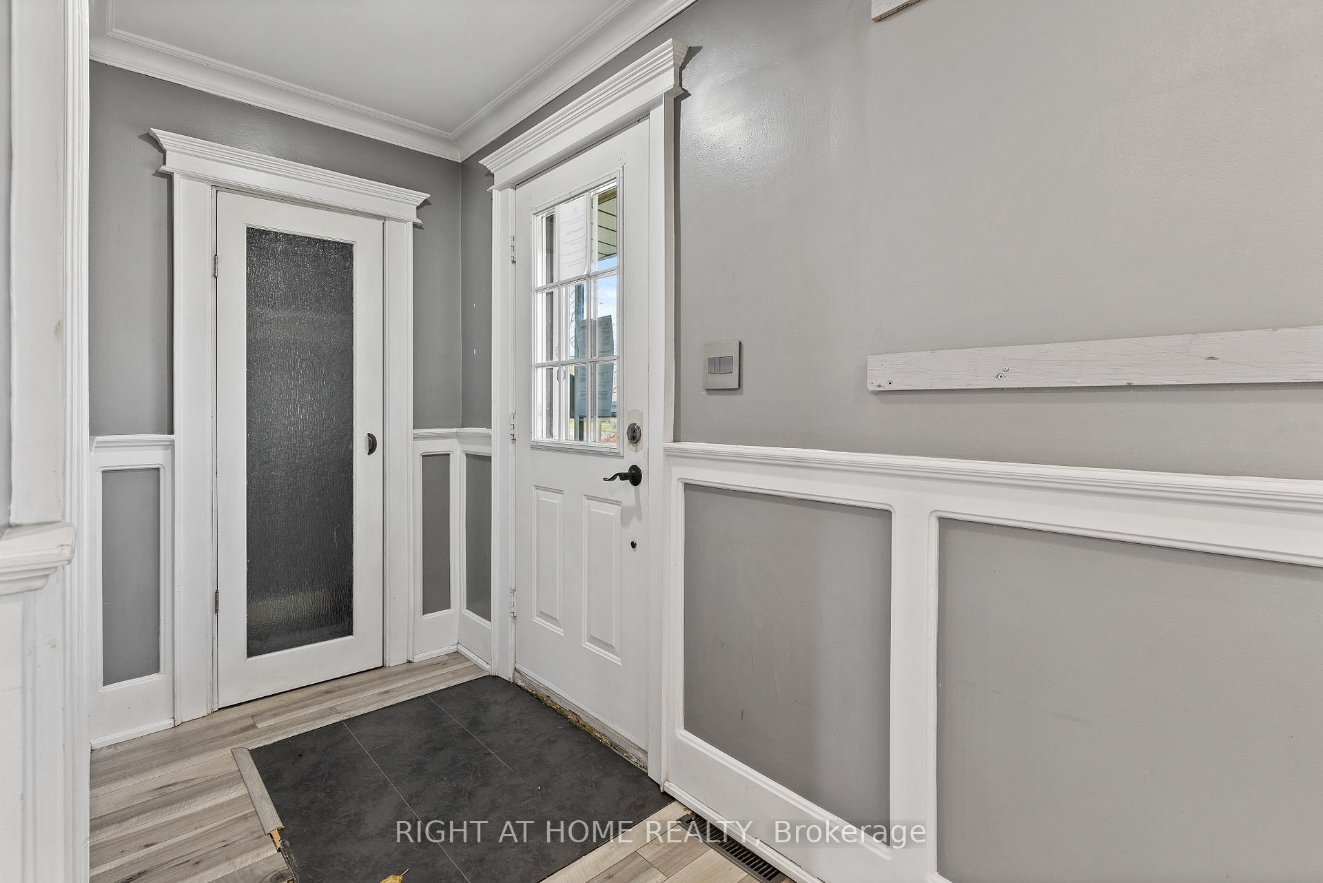 Photo 3 of 45 Layton Street, Kitchener — HOMEH