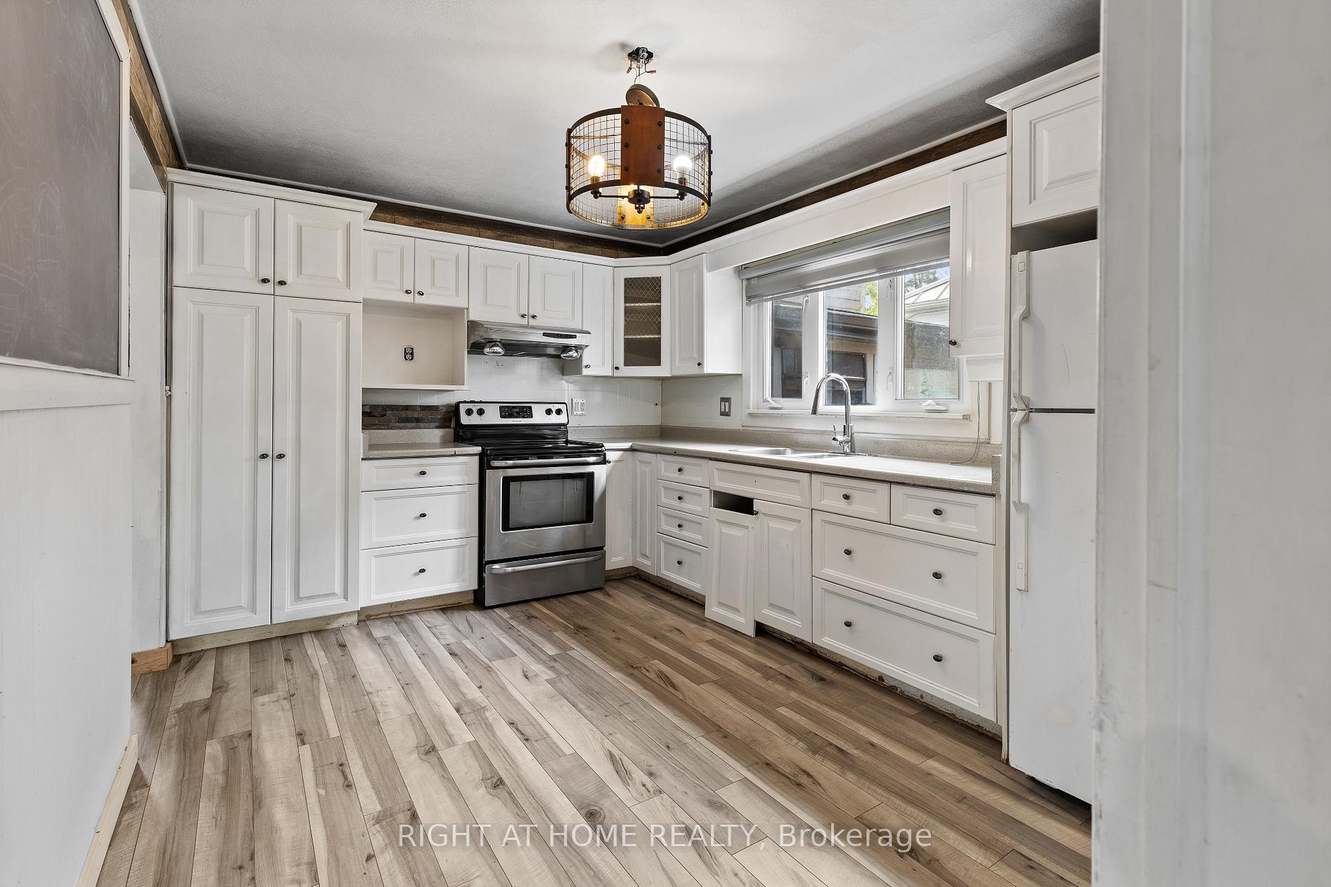 Photo 6 of 45 Layton Street, Kitchener — HOMEH
