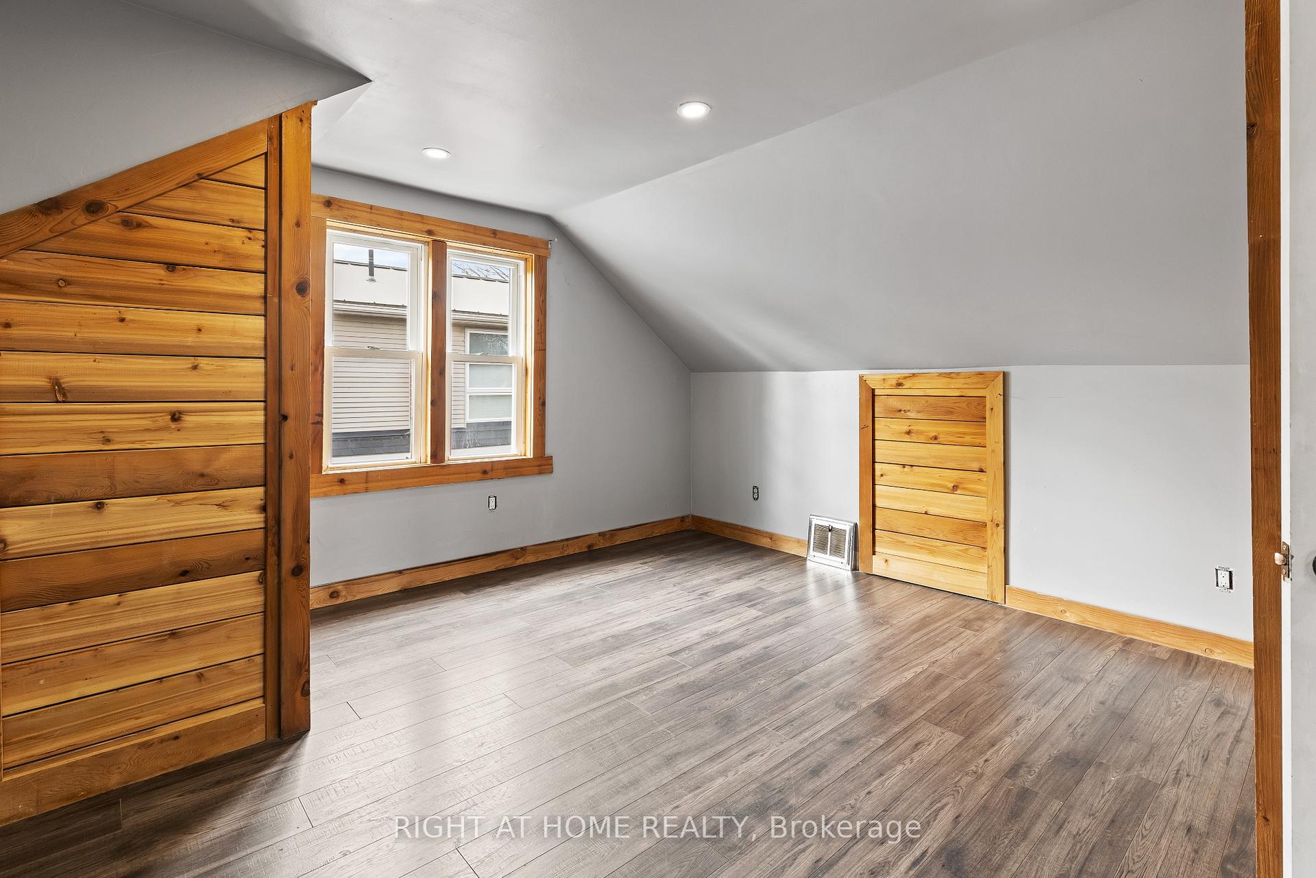 Photo 16 of 45 Layton Street, Kitchener — HOMEH