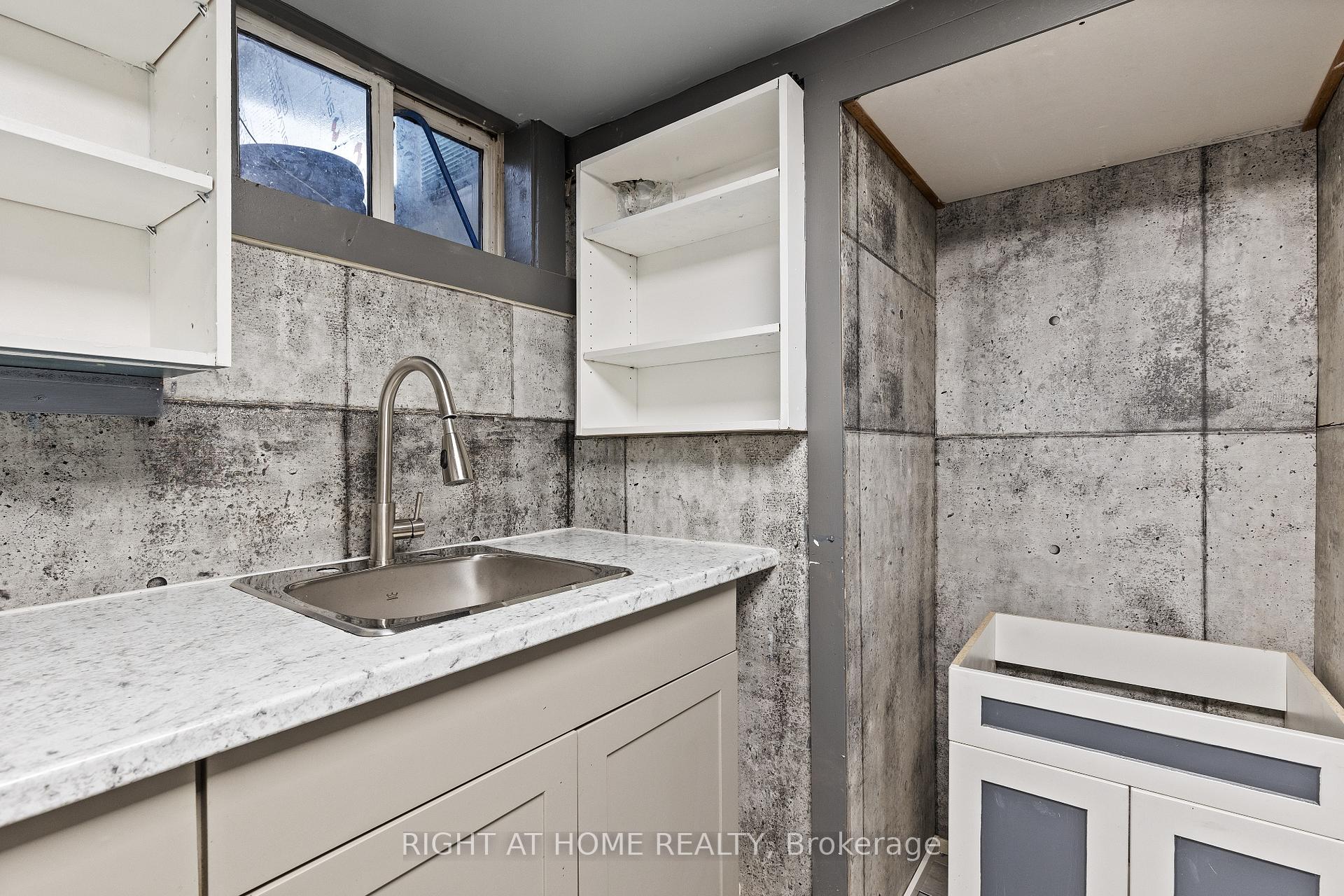 Photo 25 of 45 Layton Street, Kitchener — HOMEH