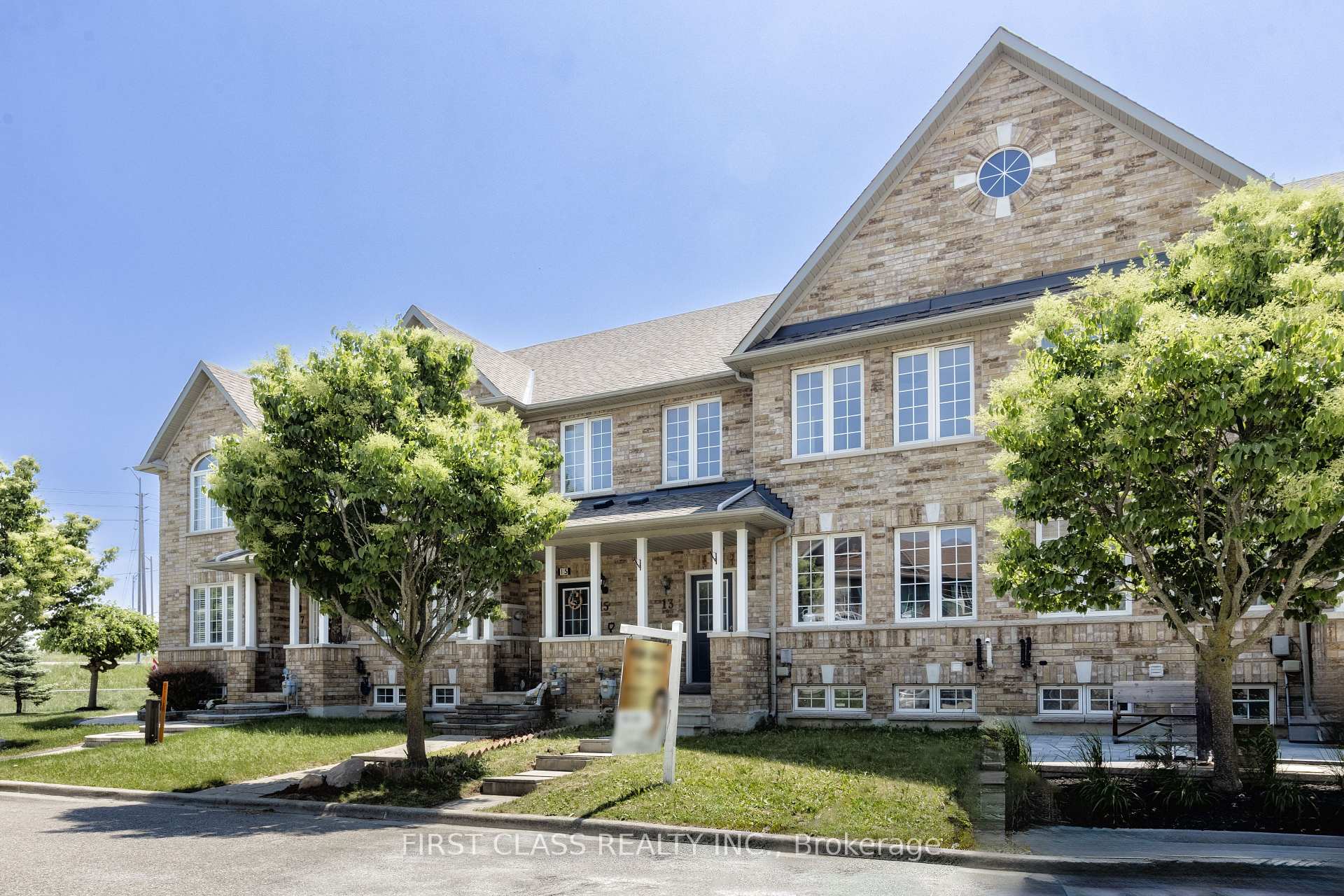 Photo 2 of 13 Kingsley Road, Markham, Village Green-South Unionville — HOMEH