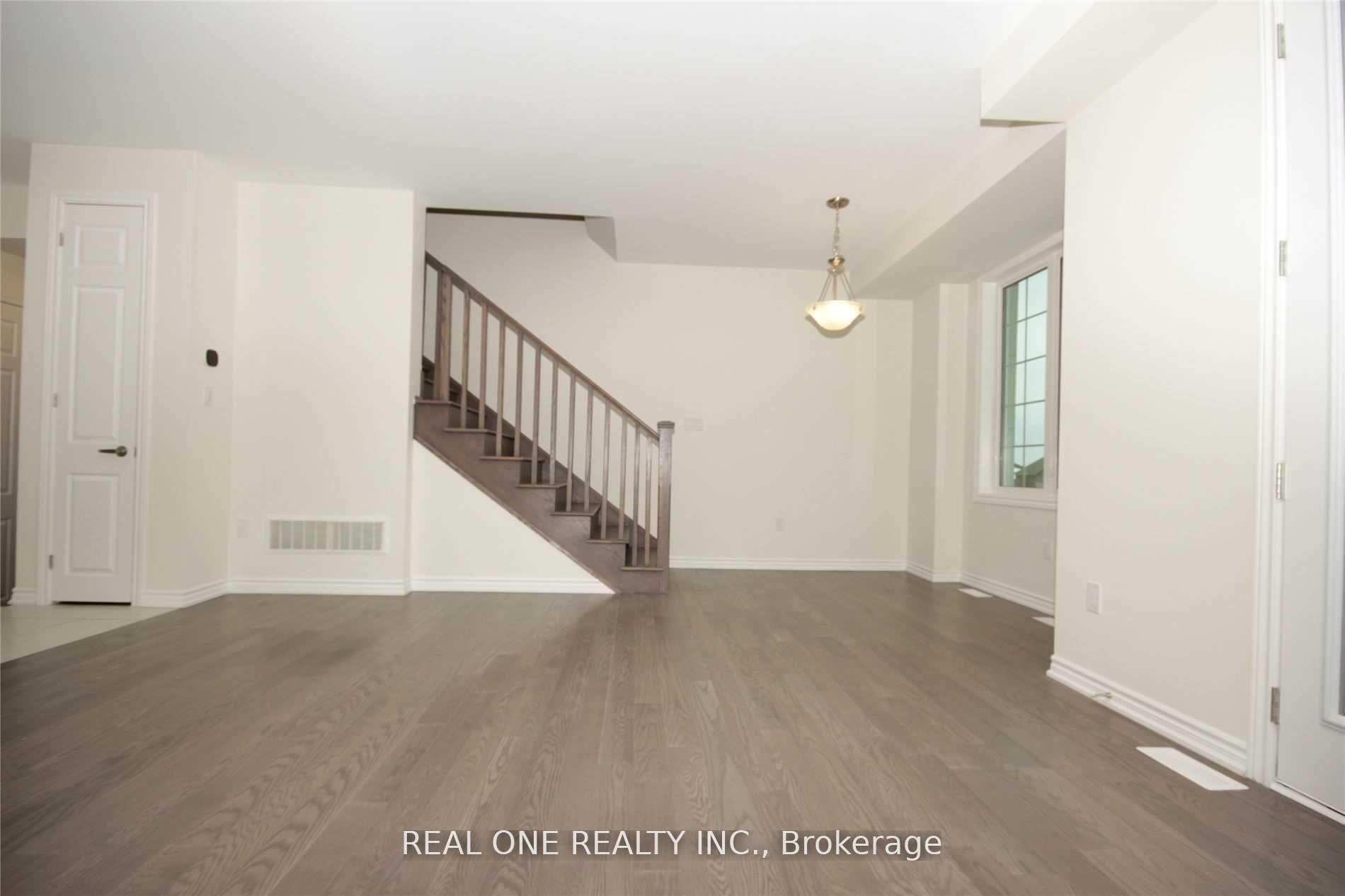Photo 4 of 83 Therma Crescent, Markham, Victoria Square — HOMEH