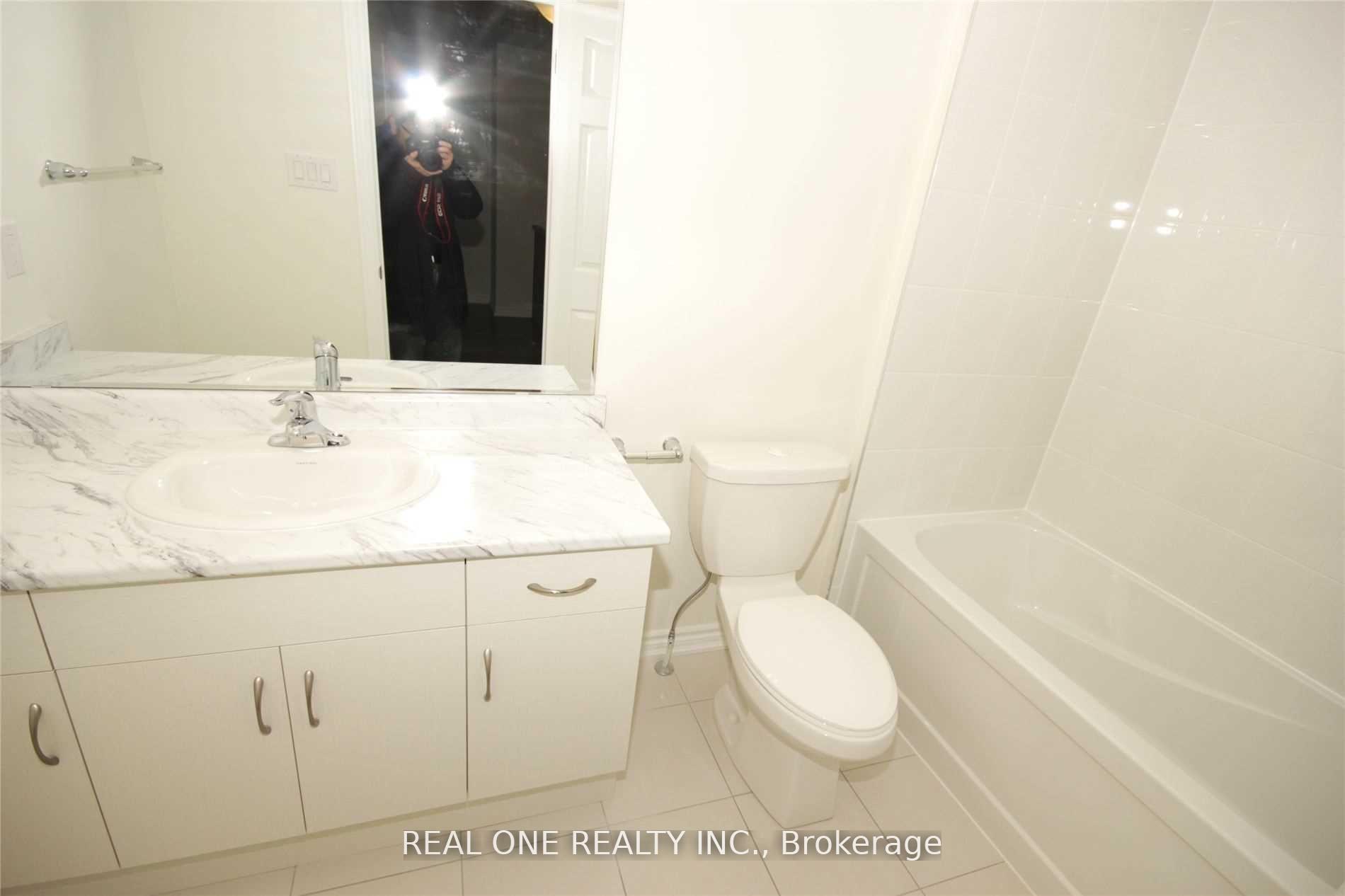 Photo 18 of 83 Therma Crescent, Markham, Victoria Square — HOMEH