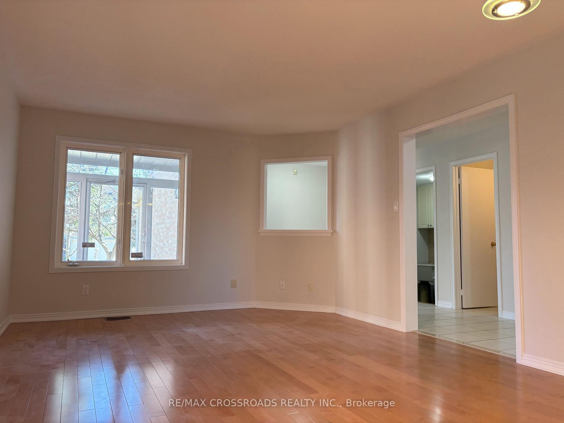 Photo 12 of 110 Halterwood Circle, Markham, Markville — HOMEH