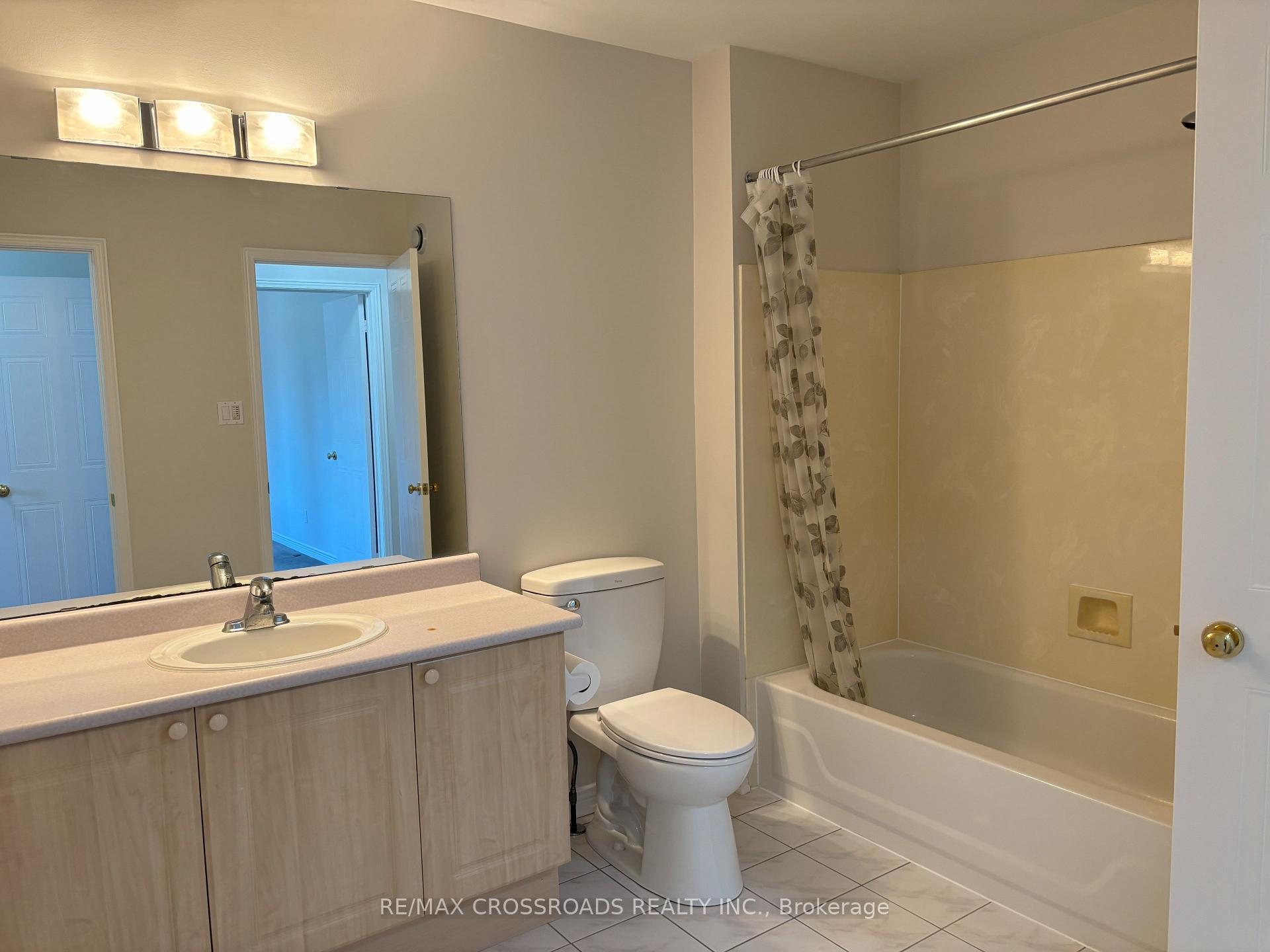 Photo 14 of 110 Halterwood Circle, Markham, Markville — HOMEH