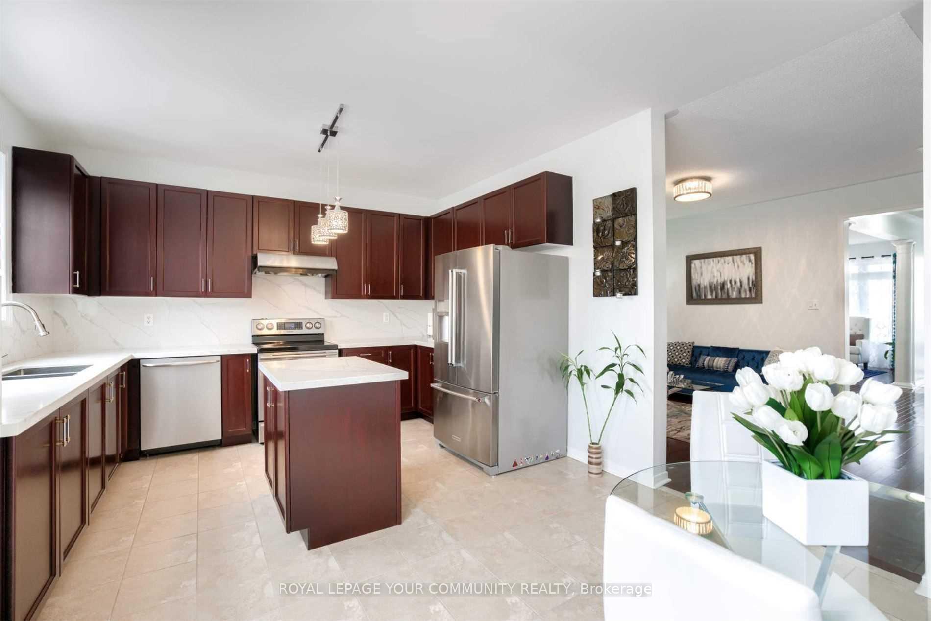 Photo 8 of 39 Yale Lane, Markham, Cornell — HOMEH
