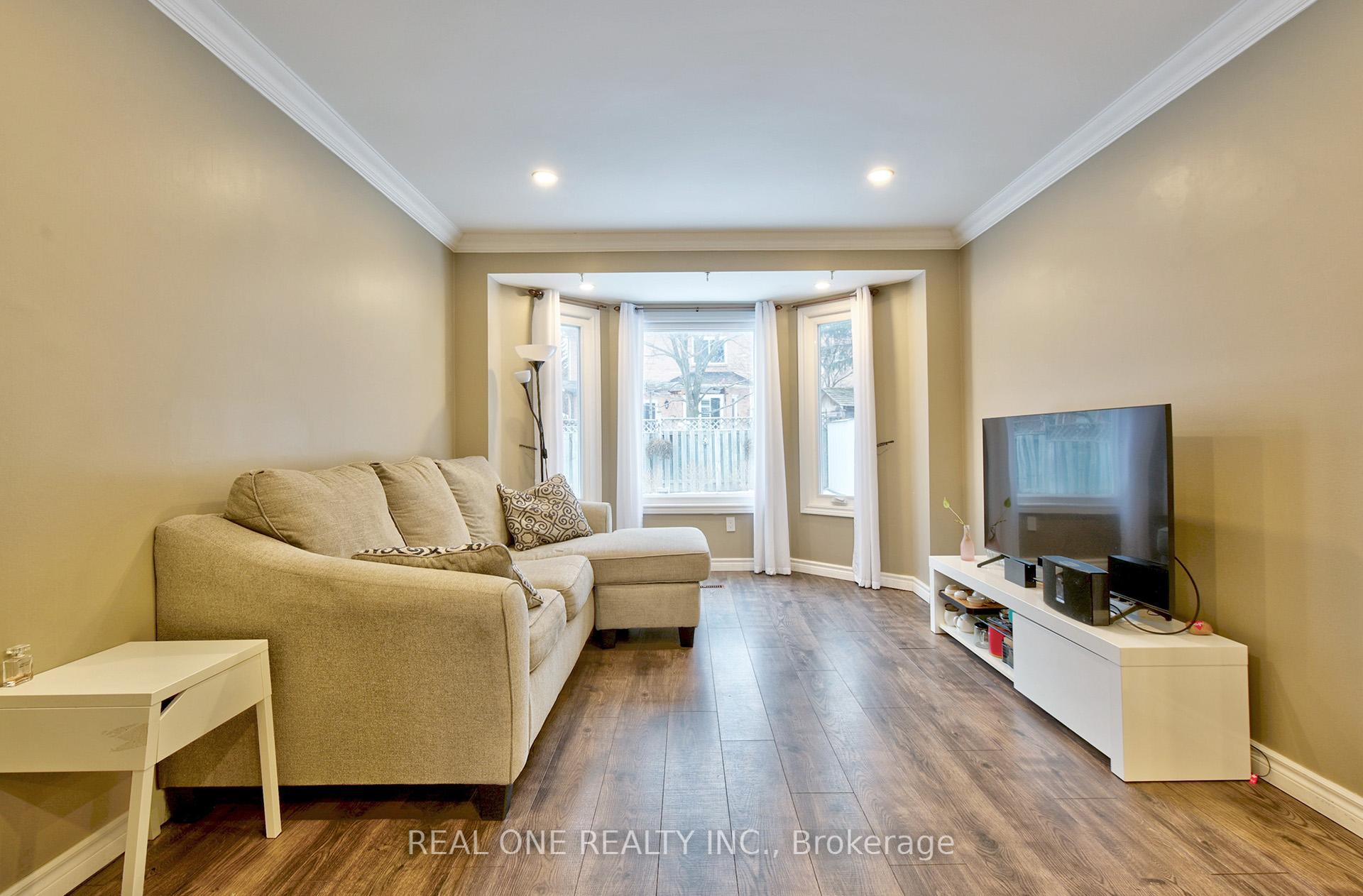 Photo 12 of 90 Morrison Crescent, Markham, Buttonville — HOMEH