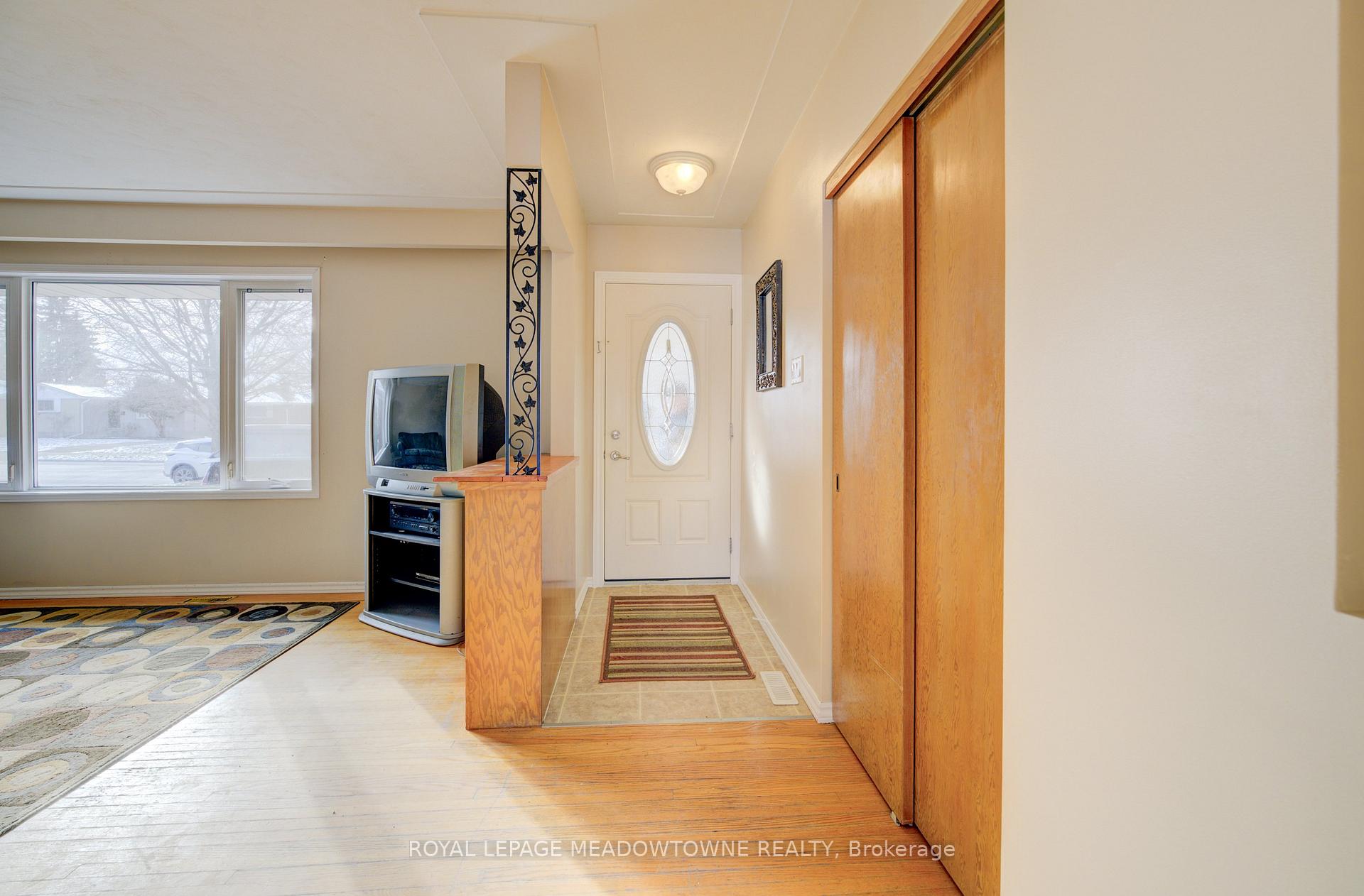Photo 4 of 336 Vanier Drive, Kitchener — HOMEH