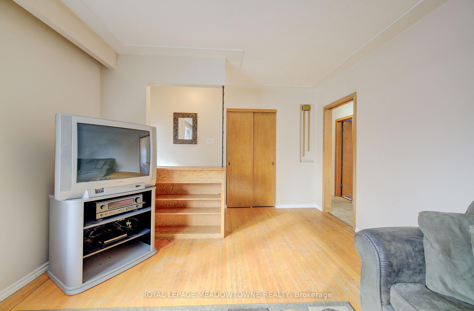 Photo 6 of 336 Vanier Drive, Kitchener — HOMEH