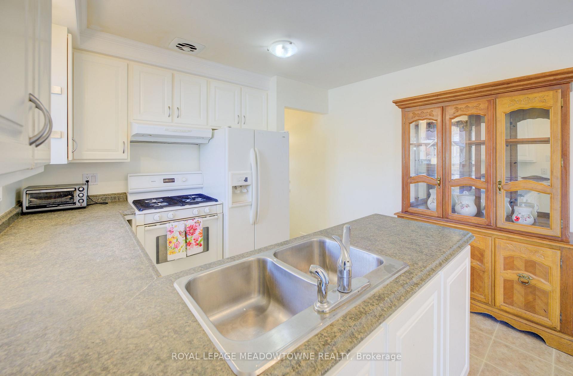 Photo 11 of 336 Vanier Drive, Kitchener — HOMEH