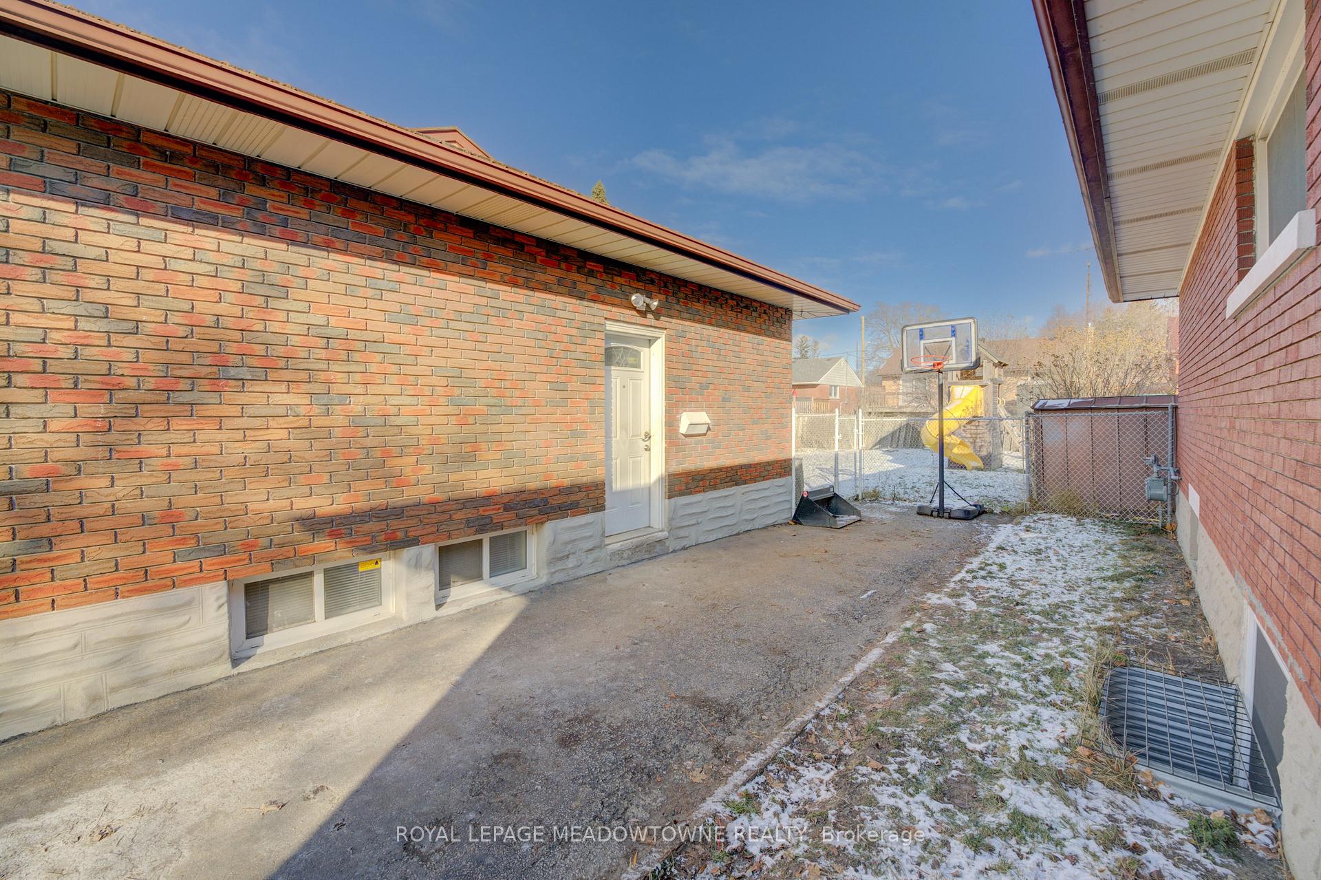 Photo 25 of 336 Vanier Drive, Kitchener — HOMEH