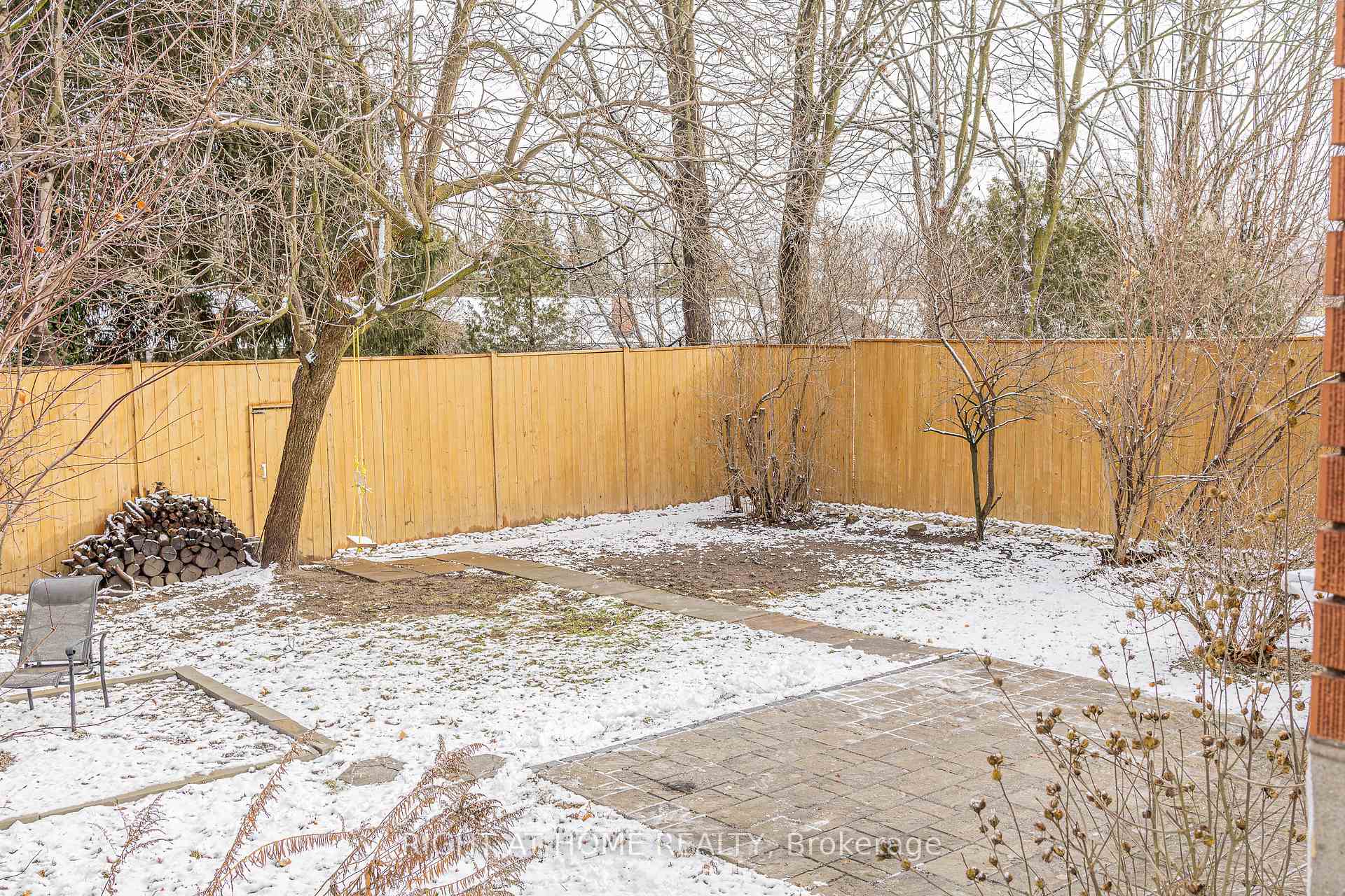 Photo 4 of 46 Meadow Crescent, Kitchener — HOMEH