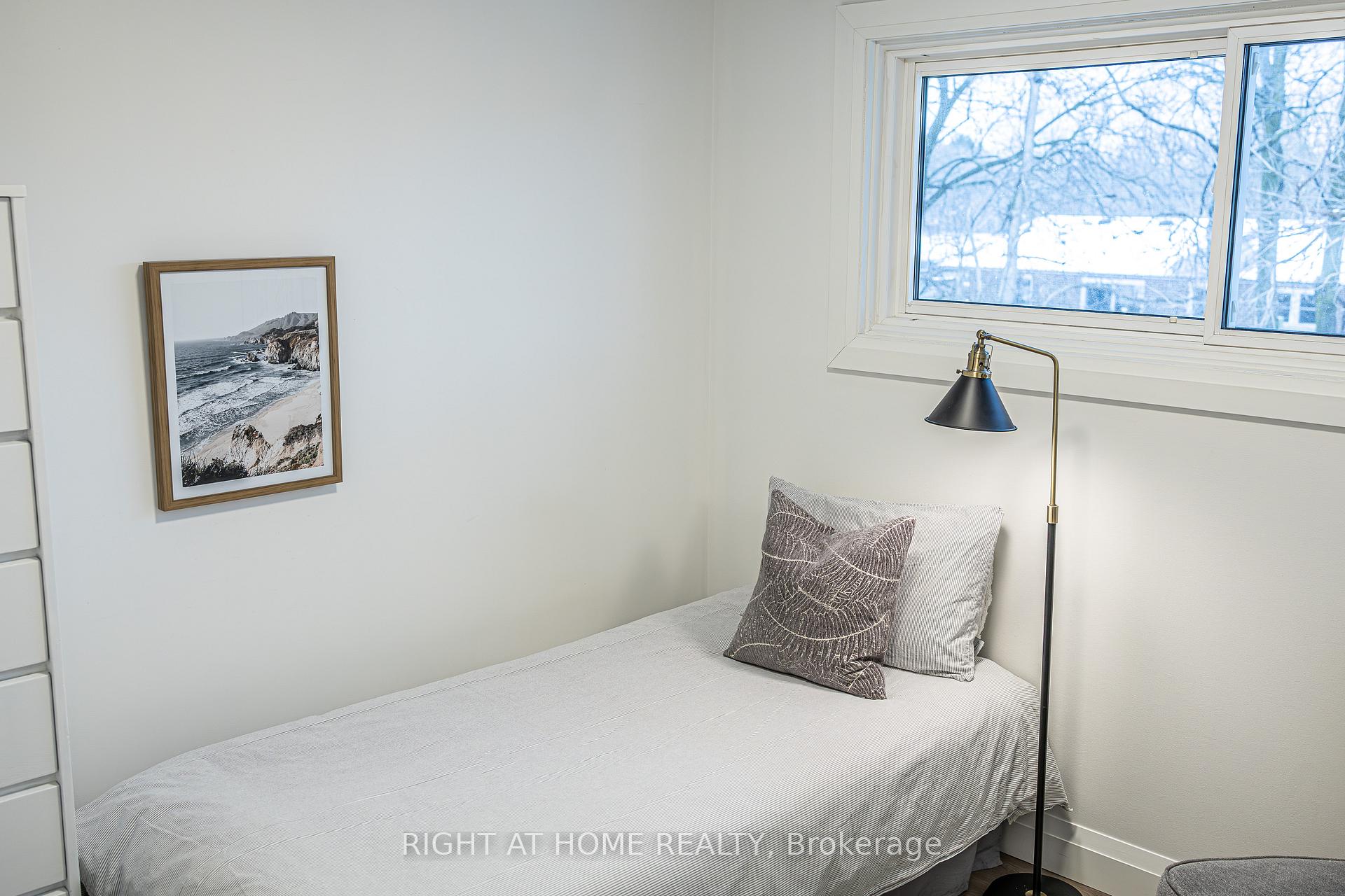 Photo 17 of 46 Meadow Crescent, Kitchener — HOMEH
