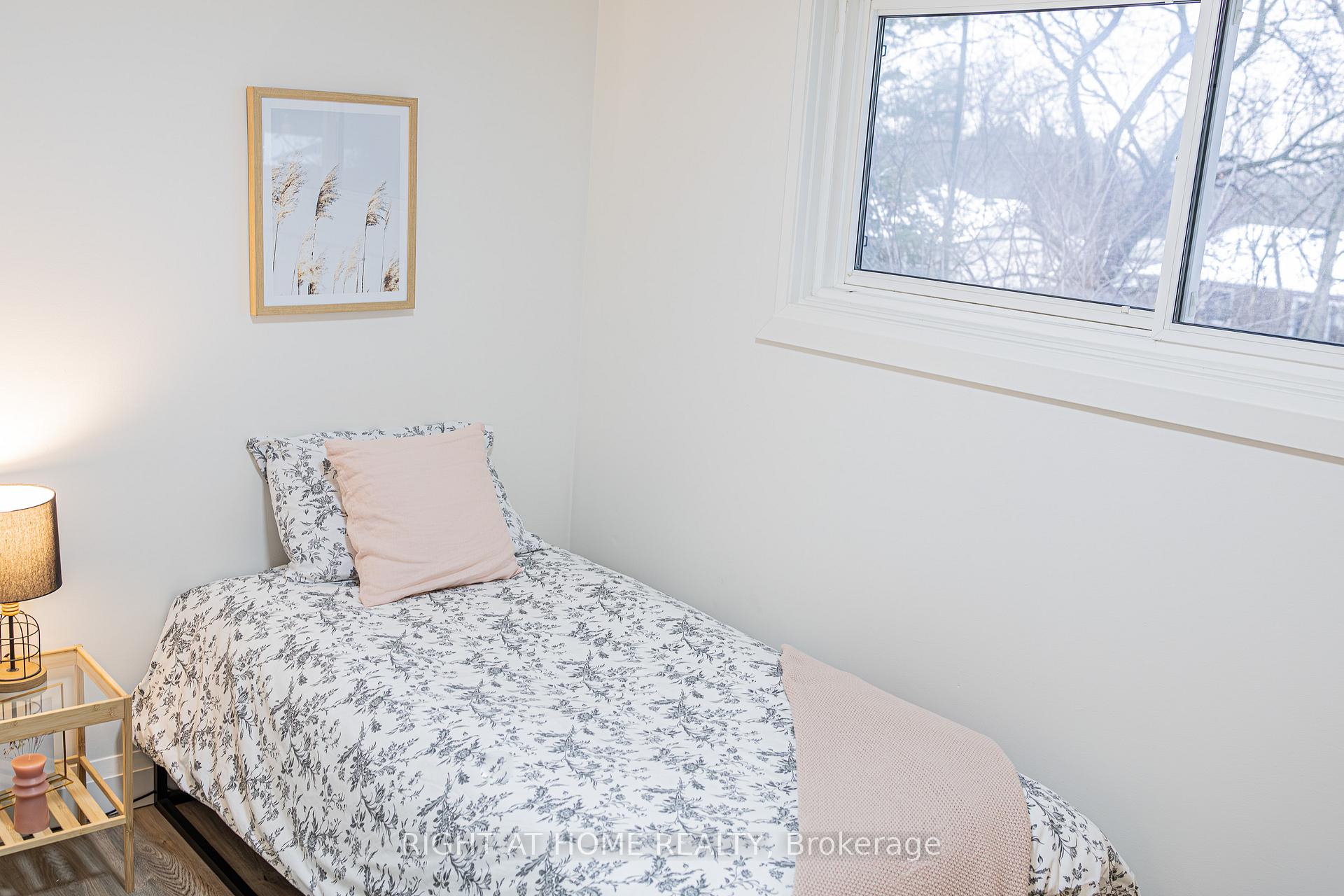 Photo 18 of 46 Meadow Crescent, Kitchener — HOMEH