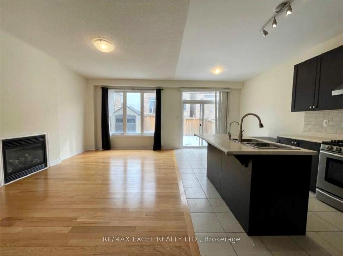 Photo 4 of 57 Holst Avenue, Markham, Berczy — HOMEH