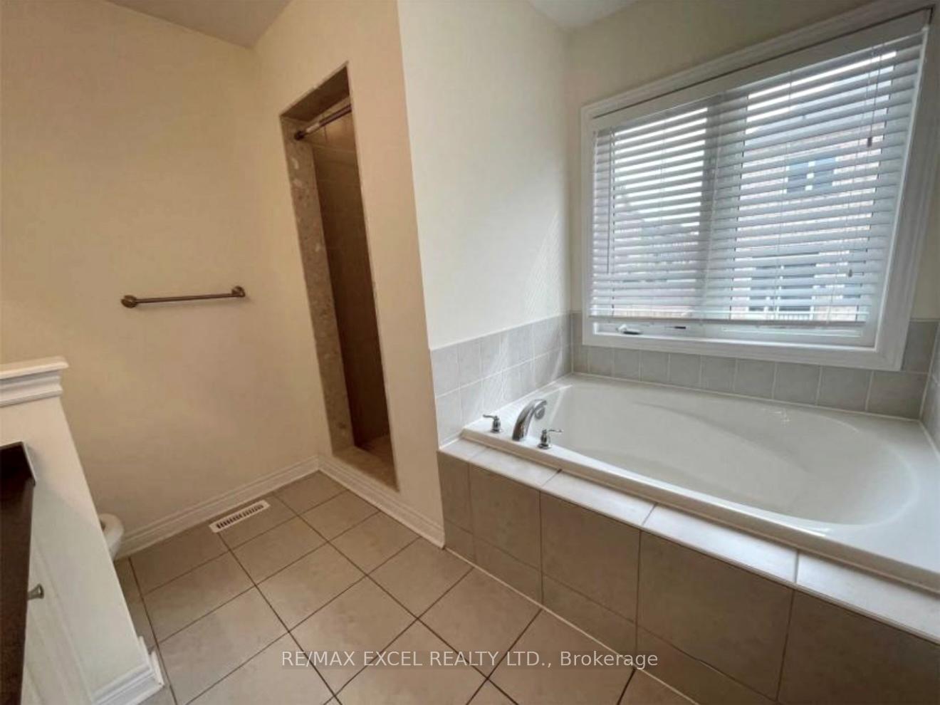 Photo 11 of 57 Holst Avenue, Markham, Berczy — HOMEH