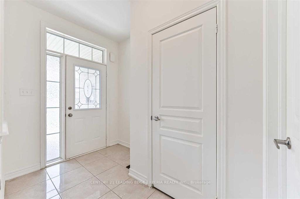 Photo 4 of 123 Christian Ritter Drive, Markham, Berczy — HOMEH