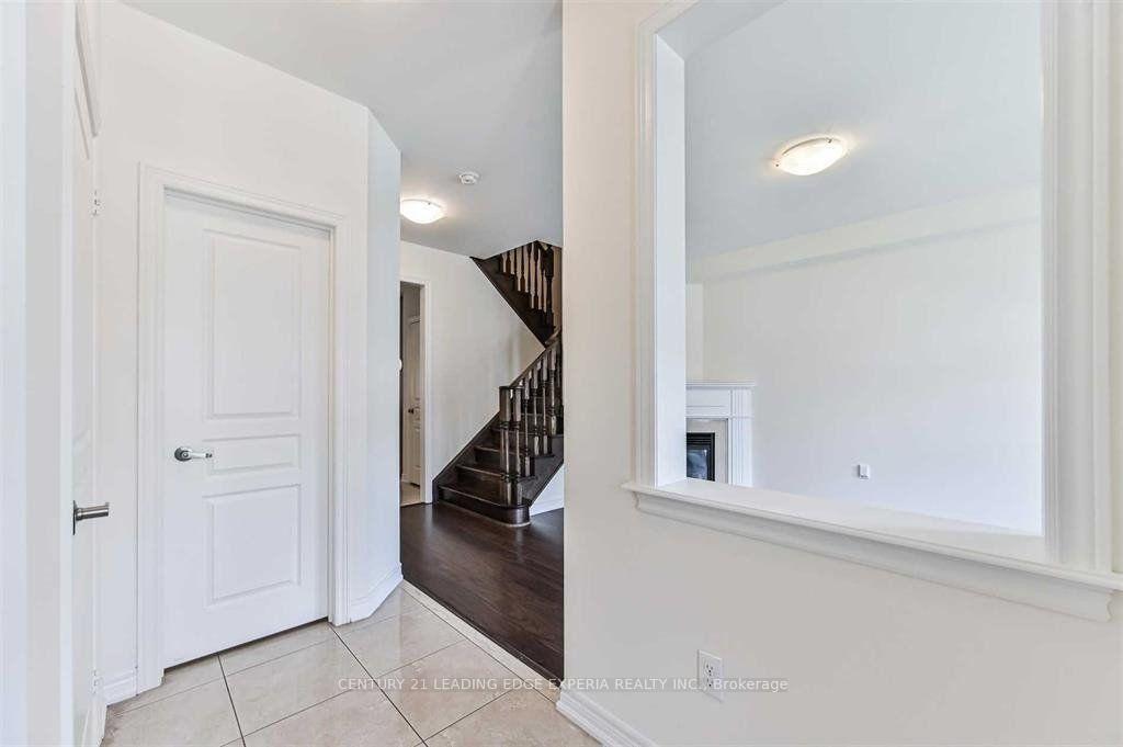 Photo 5 of 123 Christian Ritter Drive, Markham, Berczy — HOMEH