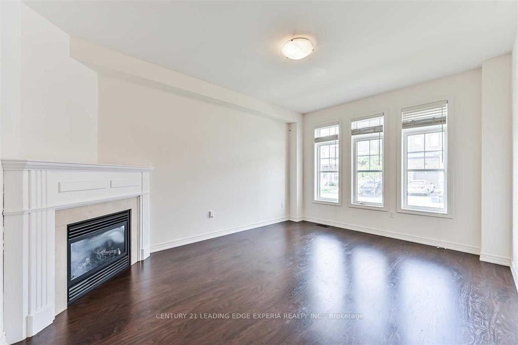 Photo 8 of 123 Christian Ritter Drive, Markham, Berczy — HOMEH