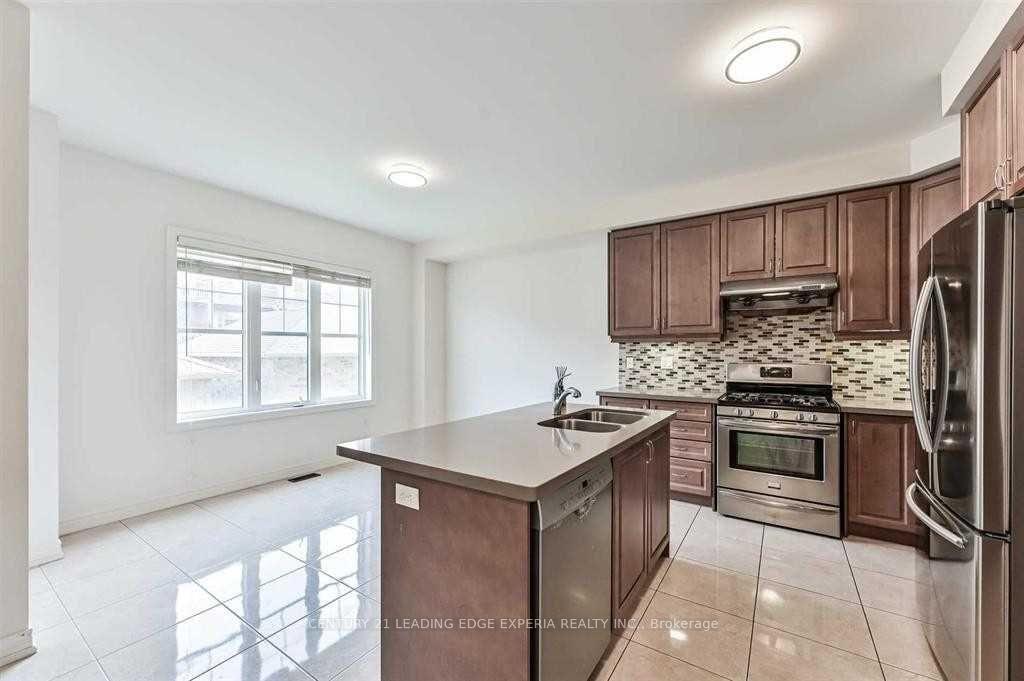 Photo 11 of 123 Christian Ritter Drive, Markham, Berczy — HOMEH