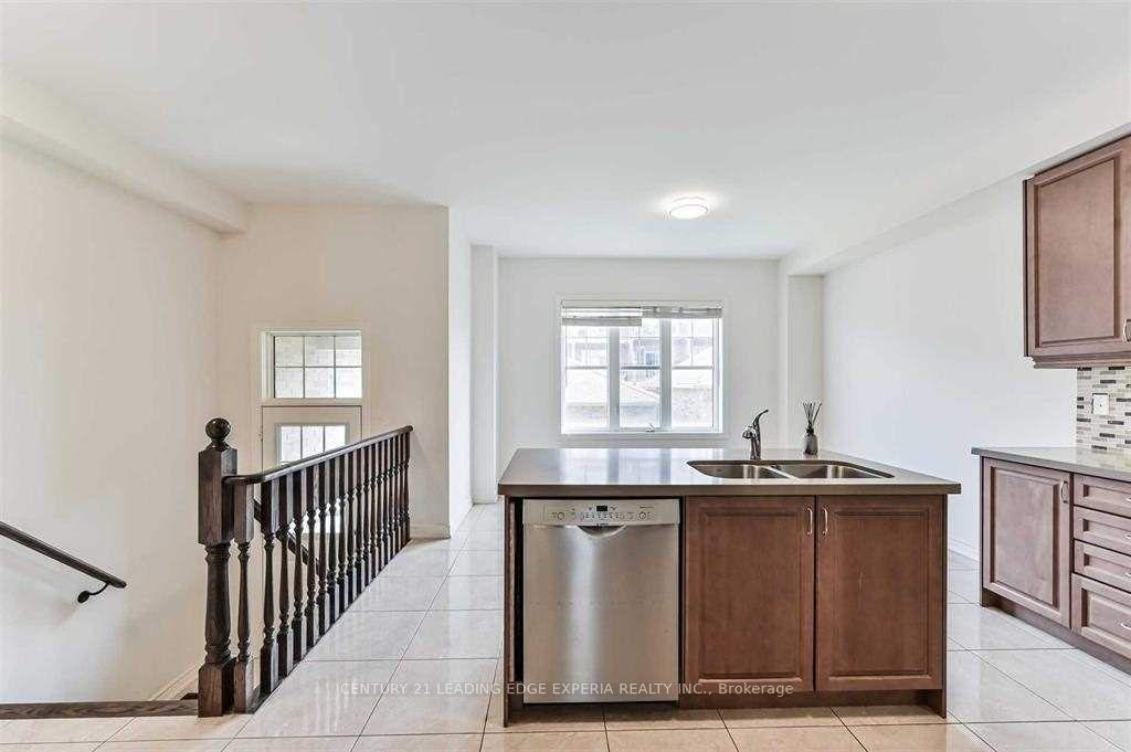 Photo 12 of 123 Christian Ritter Drive, Markham, Berczy — HOMEH