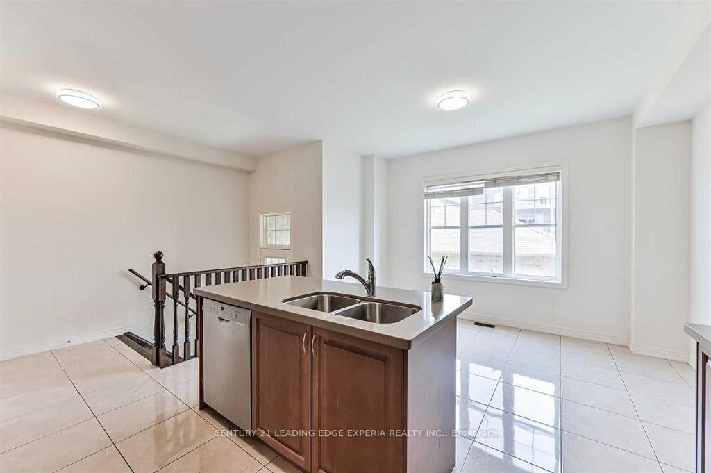 Photo 13 of 123 Christian Ritter Drive, Markham, Berczy — HOMEH