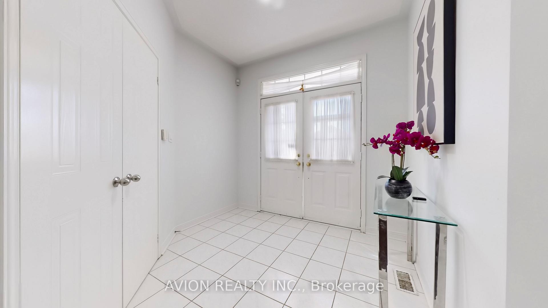 Photo 2 of 74 Belford Crescent, Markham, Milliken Mills East — HOMEH