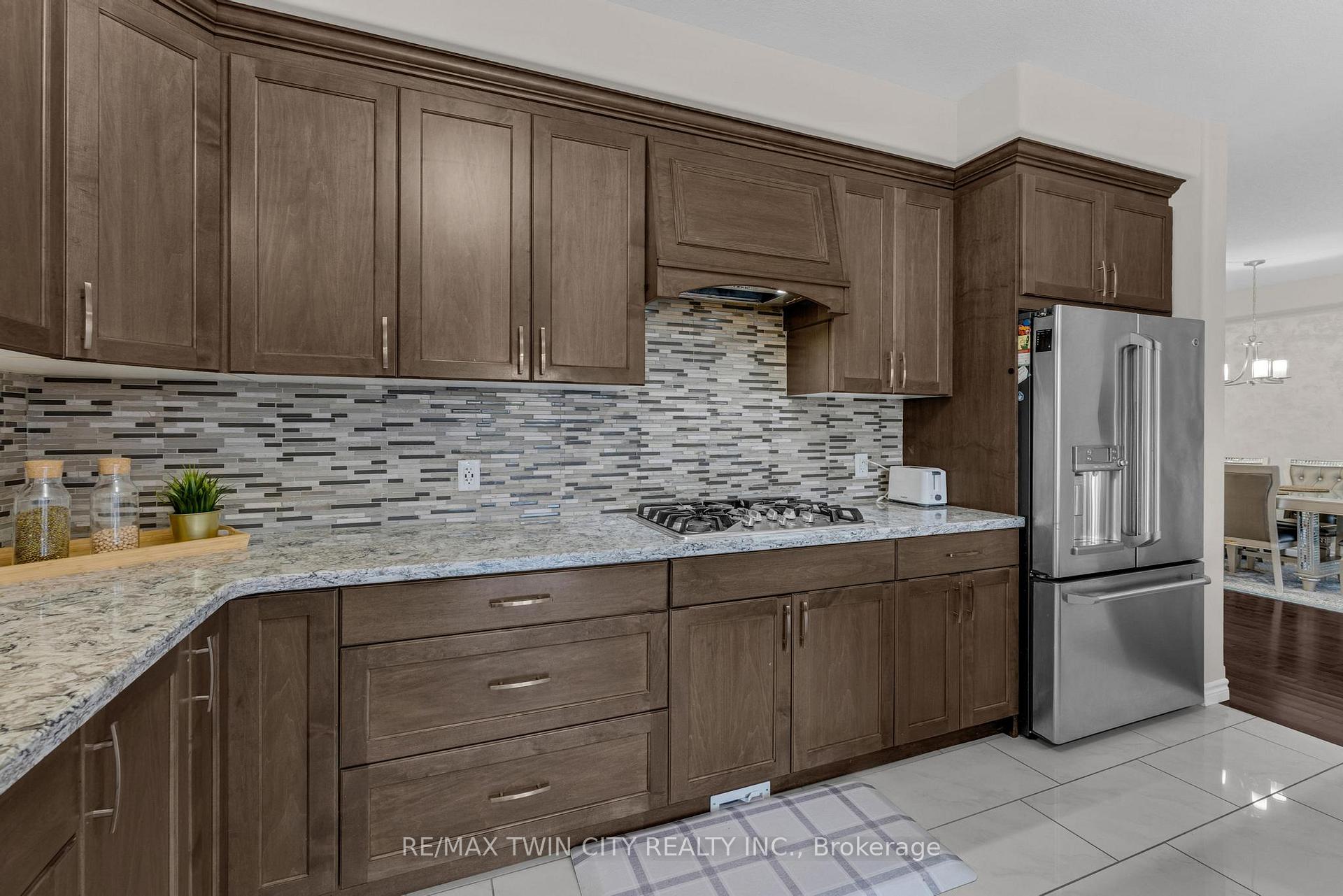 Photo 6 of 11 Netherwood Road, Kitchener — HOMEH