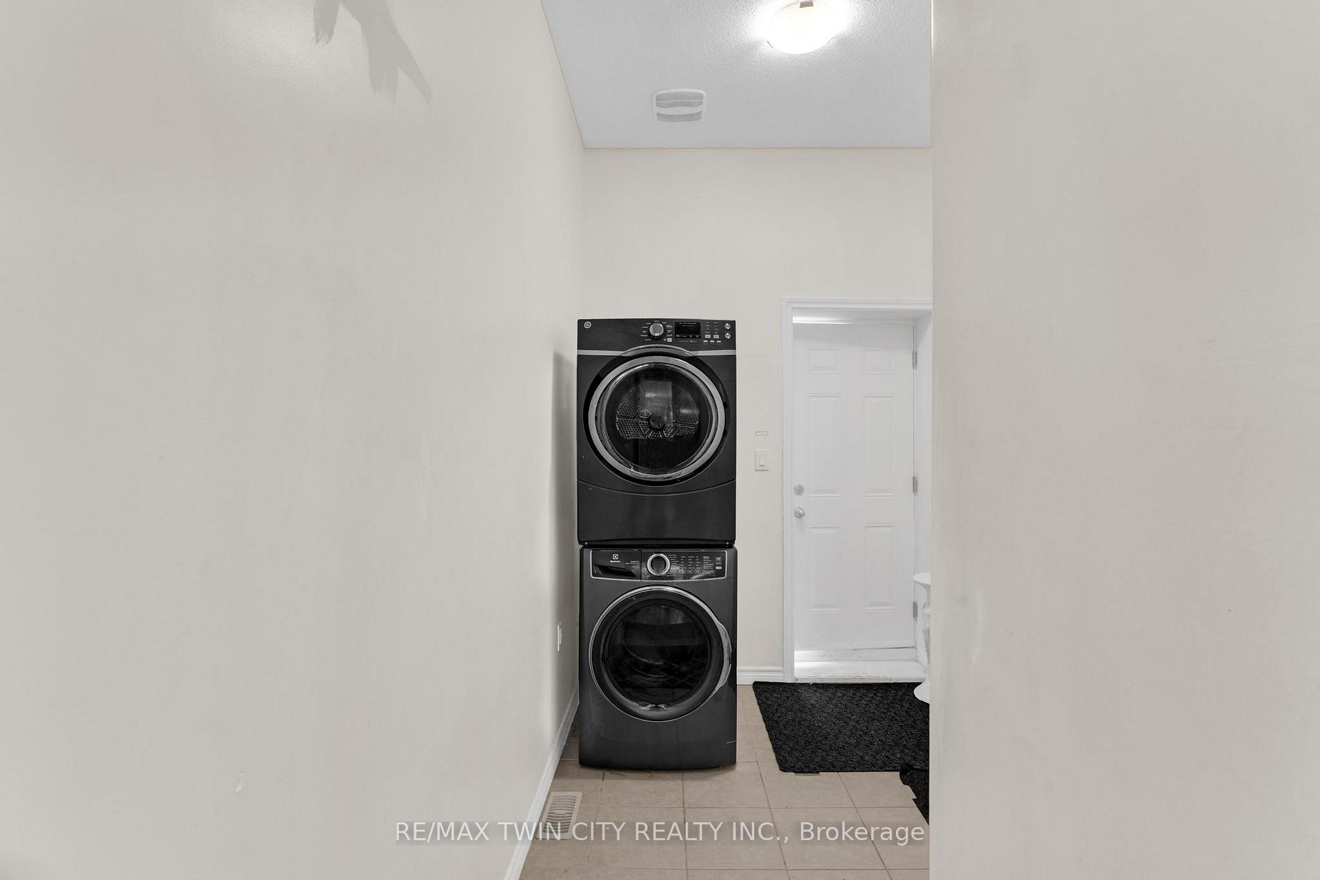 Photo 12 of 11 Netherwood Road, Kitchener — HOMEH