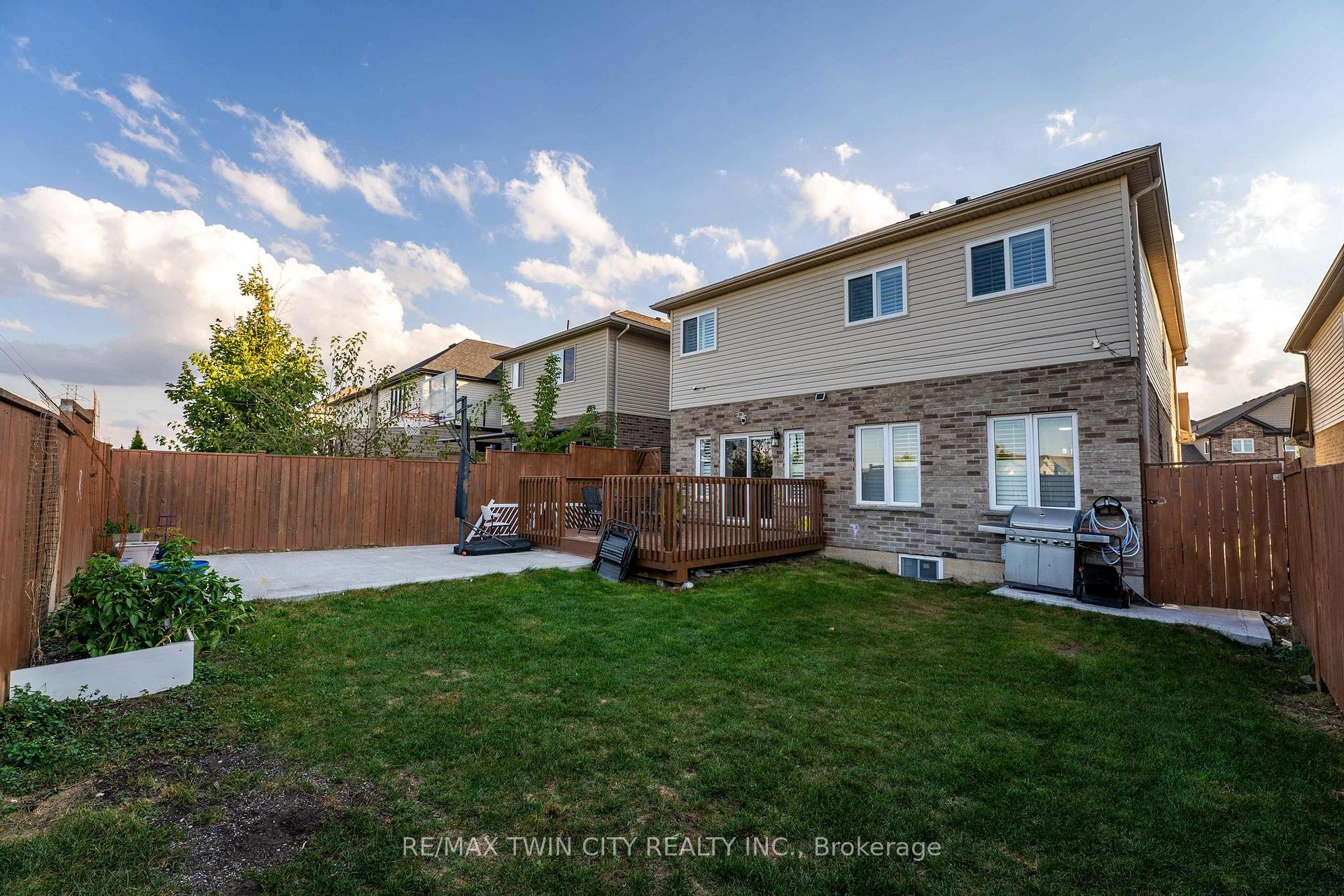 Photo 31 of 11 Netherwood Road, Kitchener — HOMEH