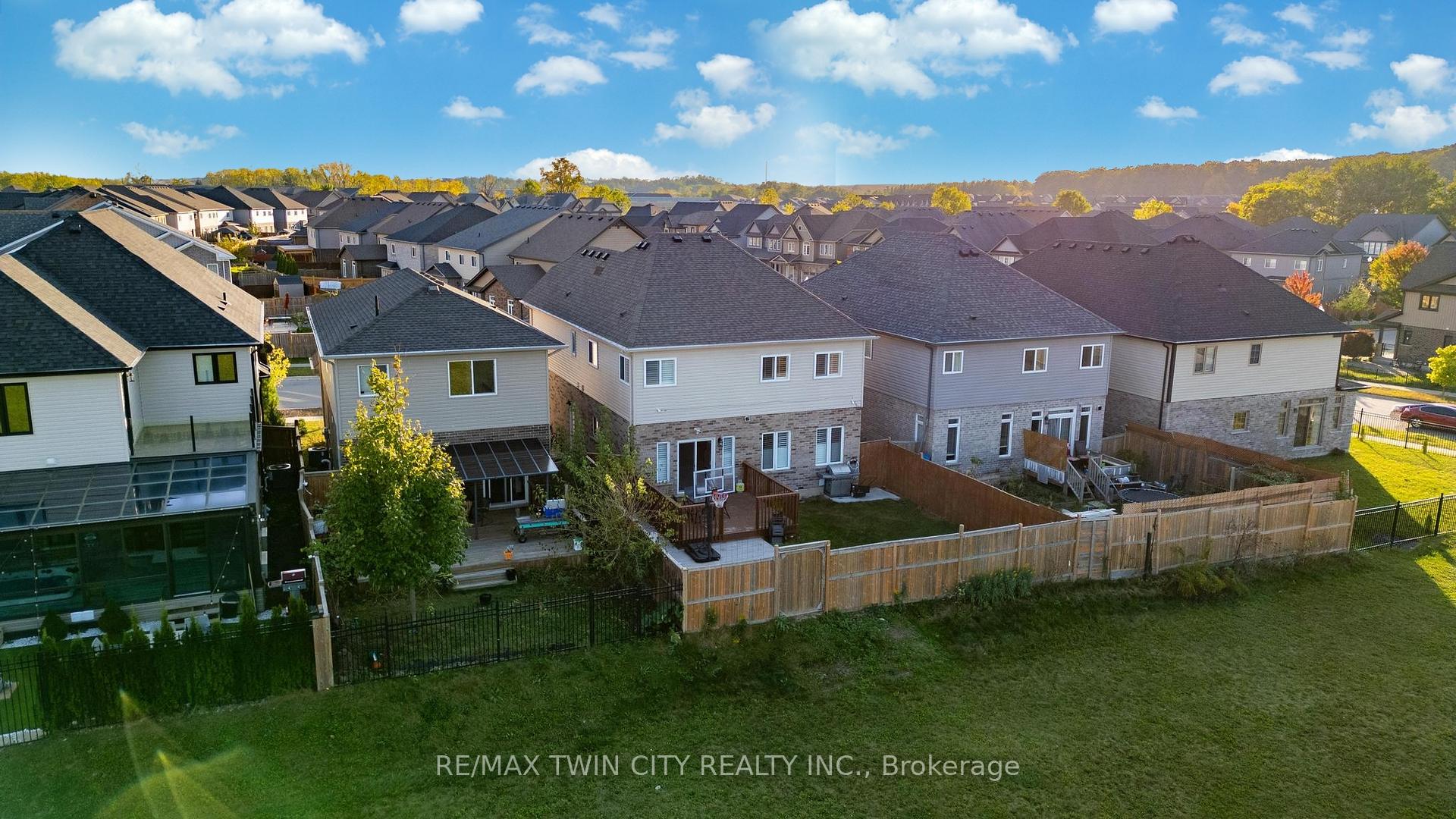 Photo 32 of 11 Netherwood Road, Kitchener — HOMEH